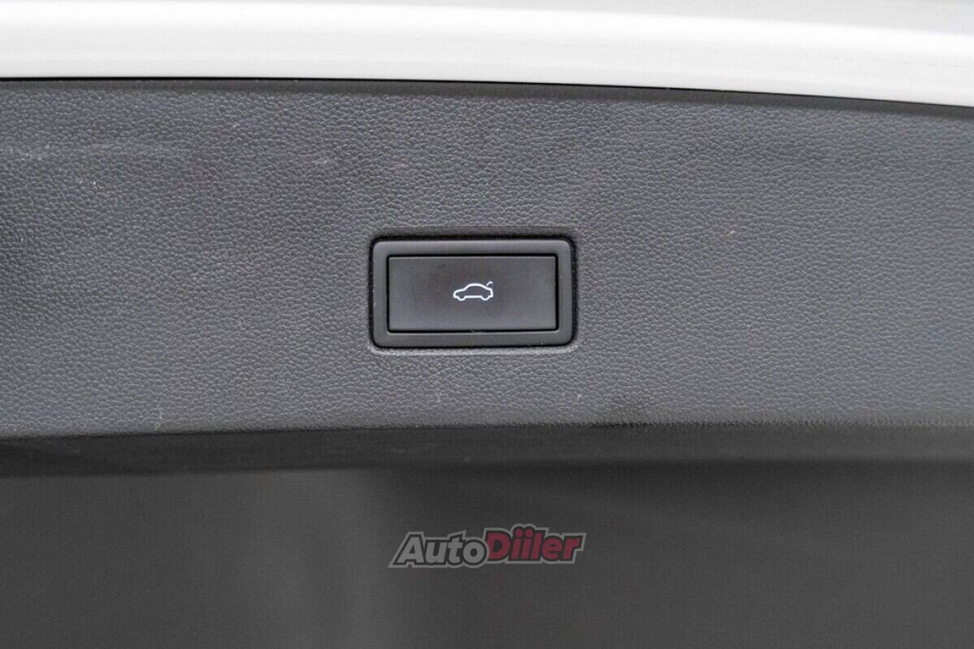 Volkswagen T-Roc 1.5 110kW 2021, photo 6/10