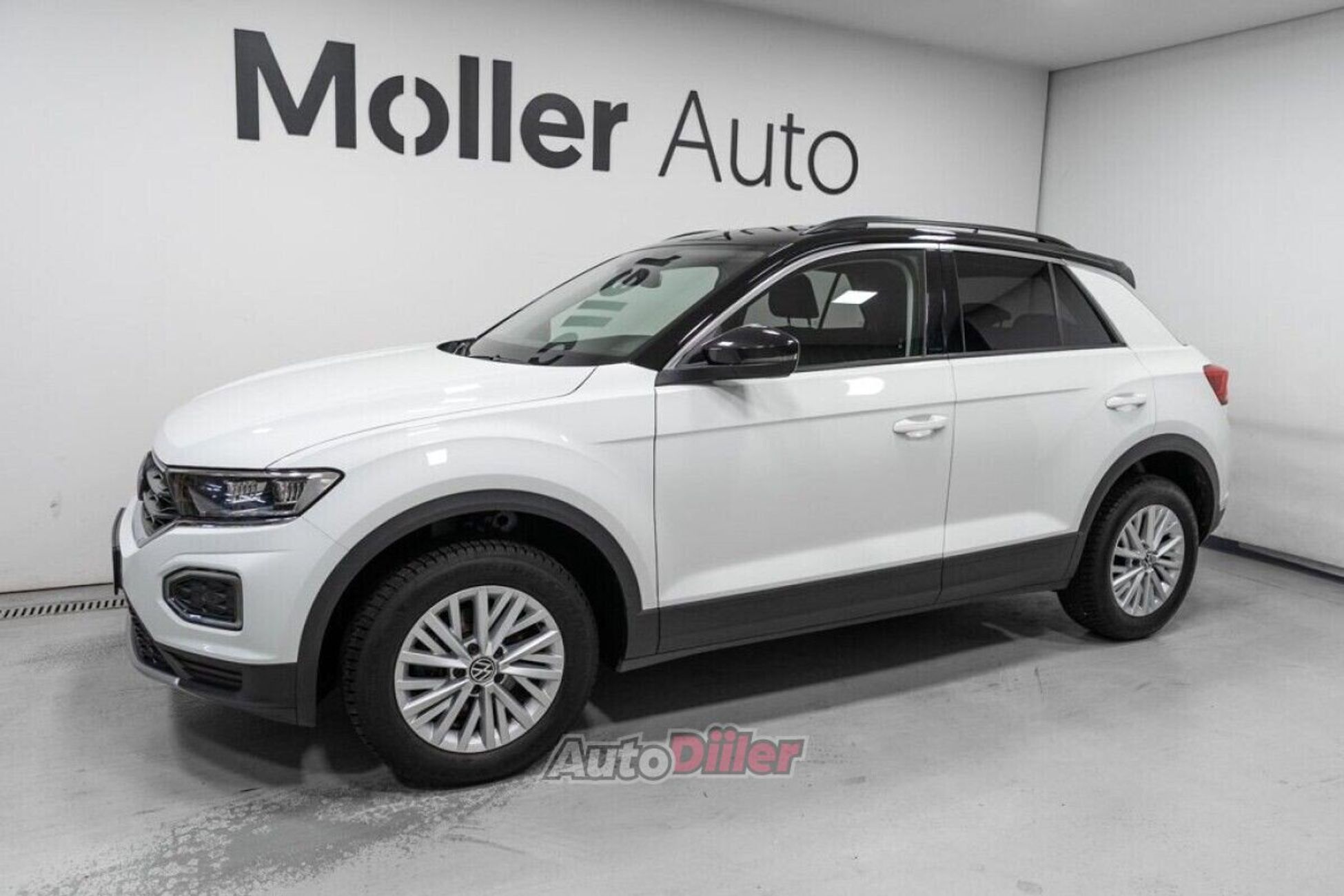 Volkswagen T-Roc 1.5 110kW 2021, photo 2/10