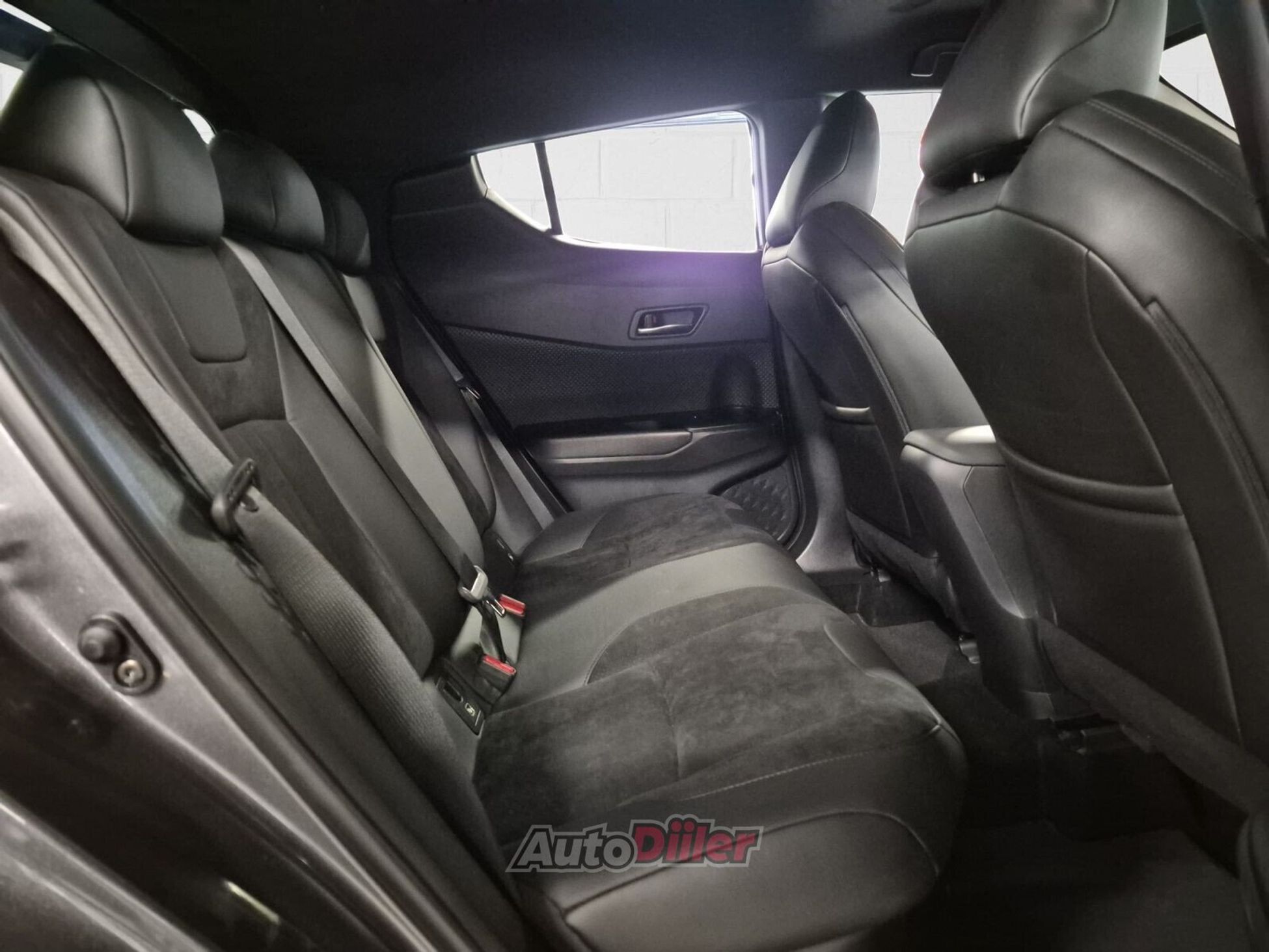 Toyota C-HR 2022, photo 6/10