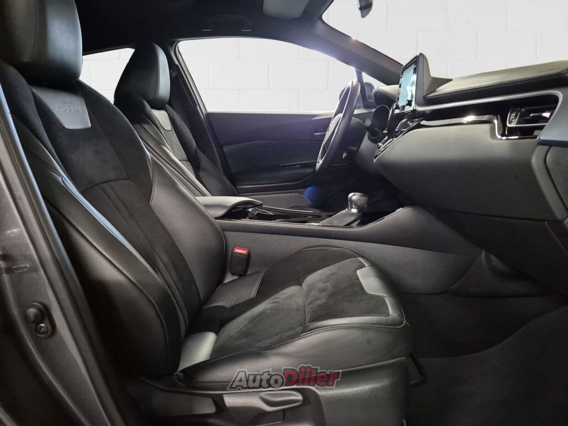 Toyota C-HR 2022, photo 4/10
