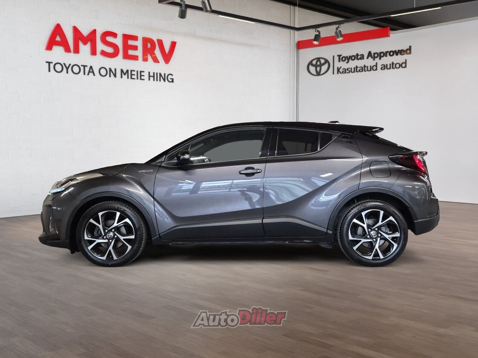 Toyota C-HR 2022, photo 2/10