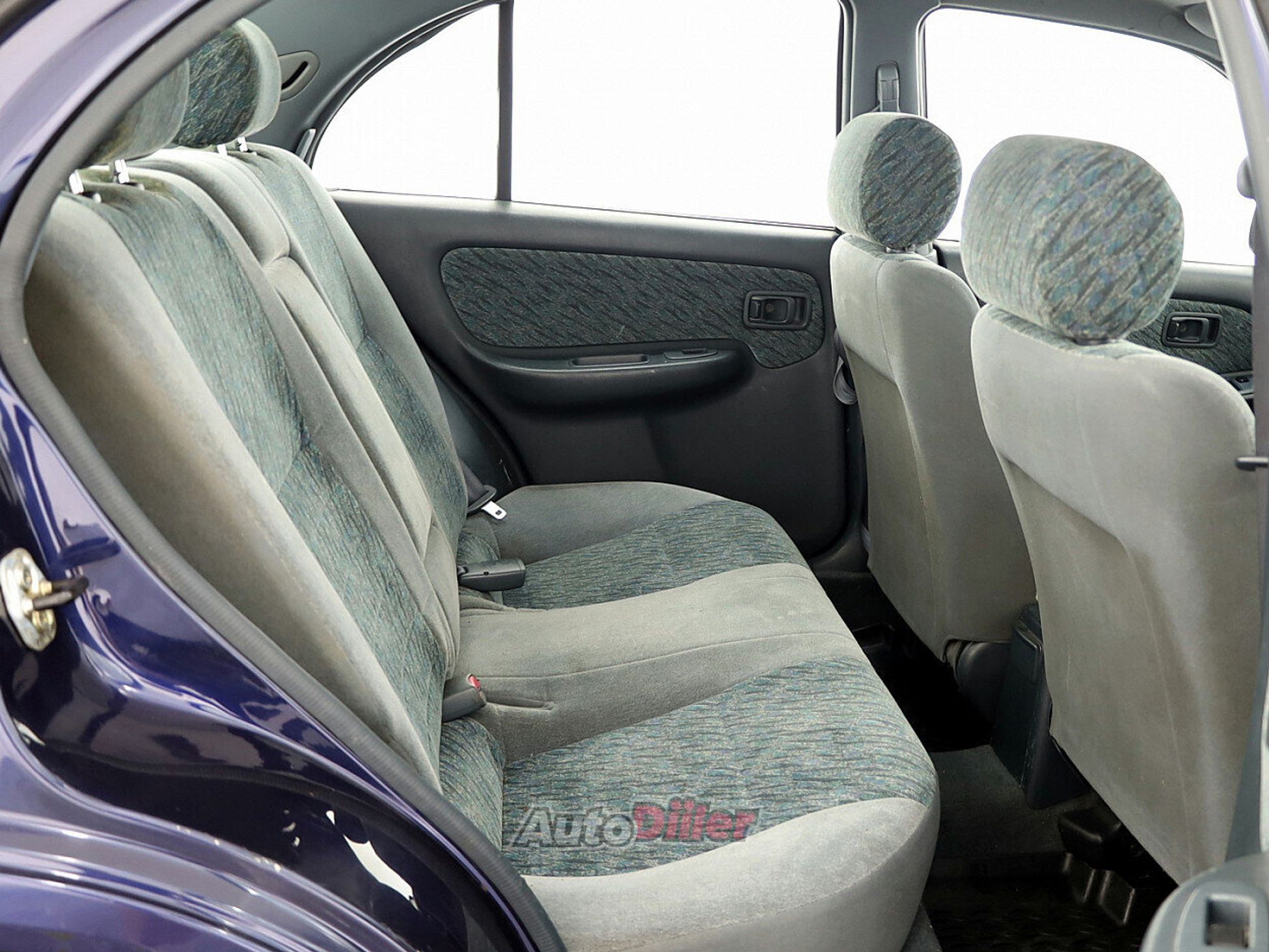 Nissan Almera 1.6 73kW 1997, photo 7/7