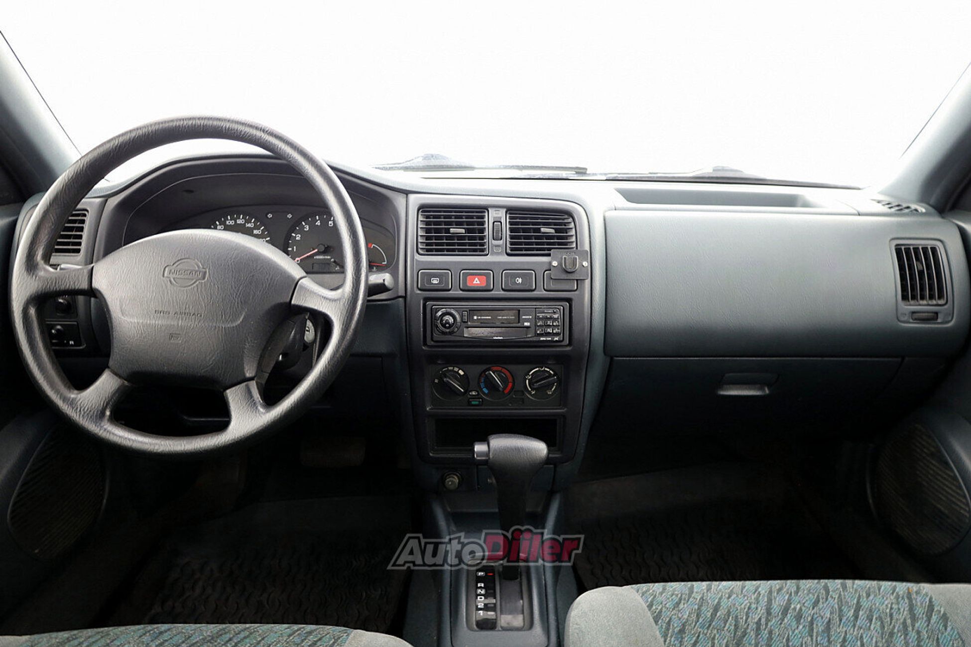 Nissan Almera 1.6 73kW 1997, photo 5/7