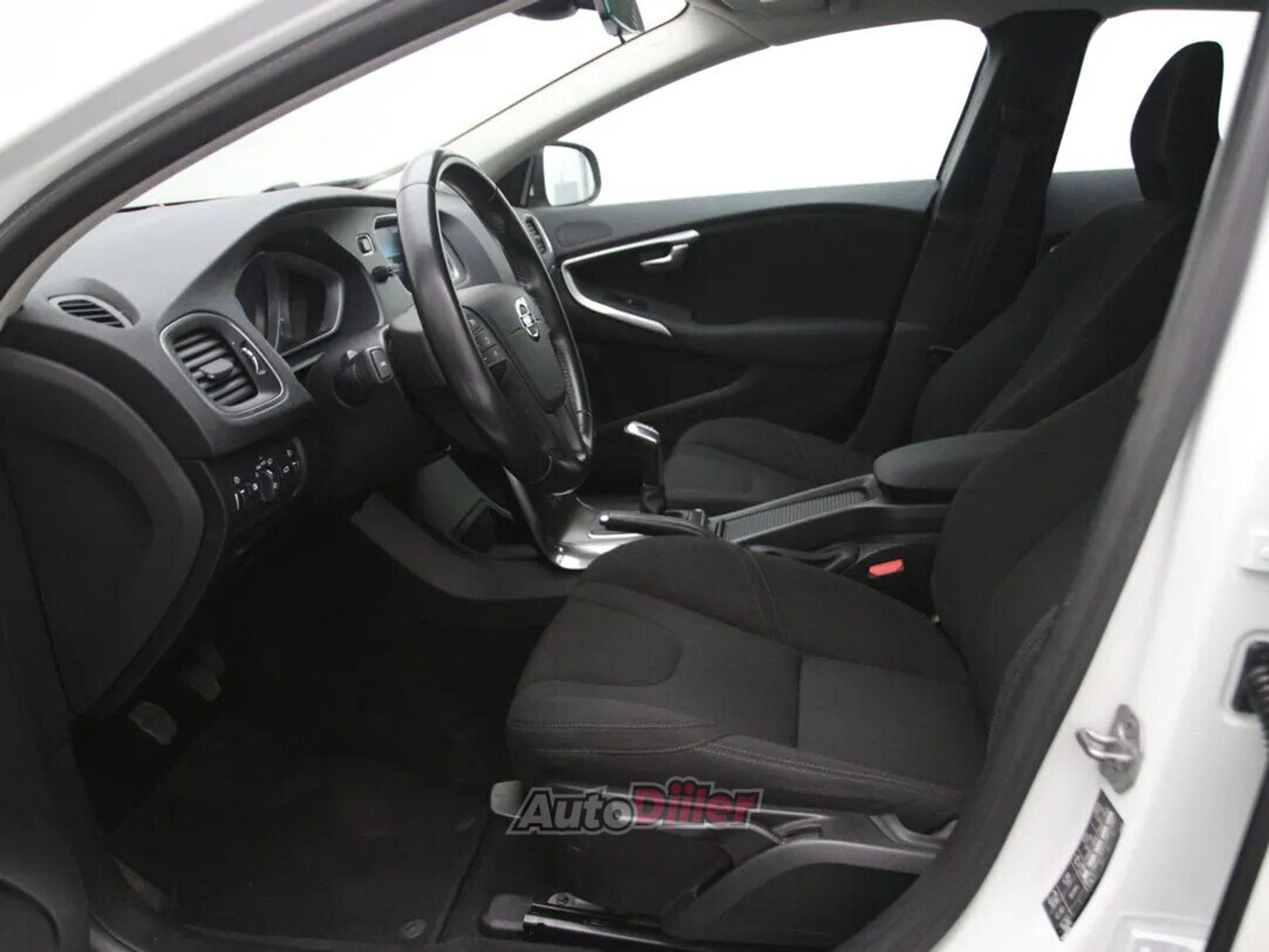 Volvo V40 Base Business 2.0 140kW 2014, kuva 4/10