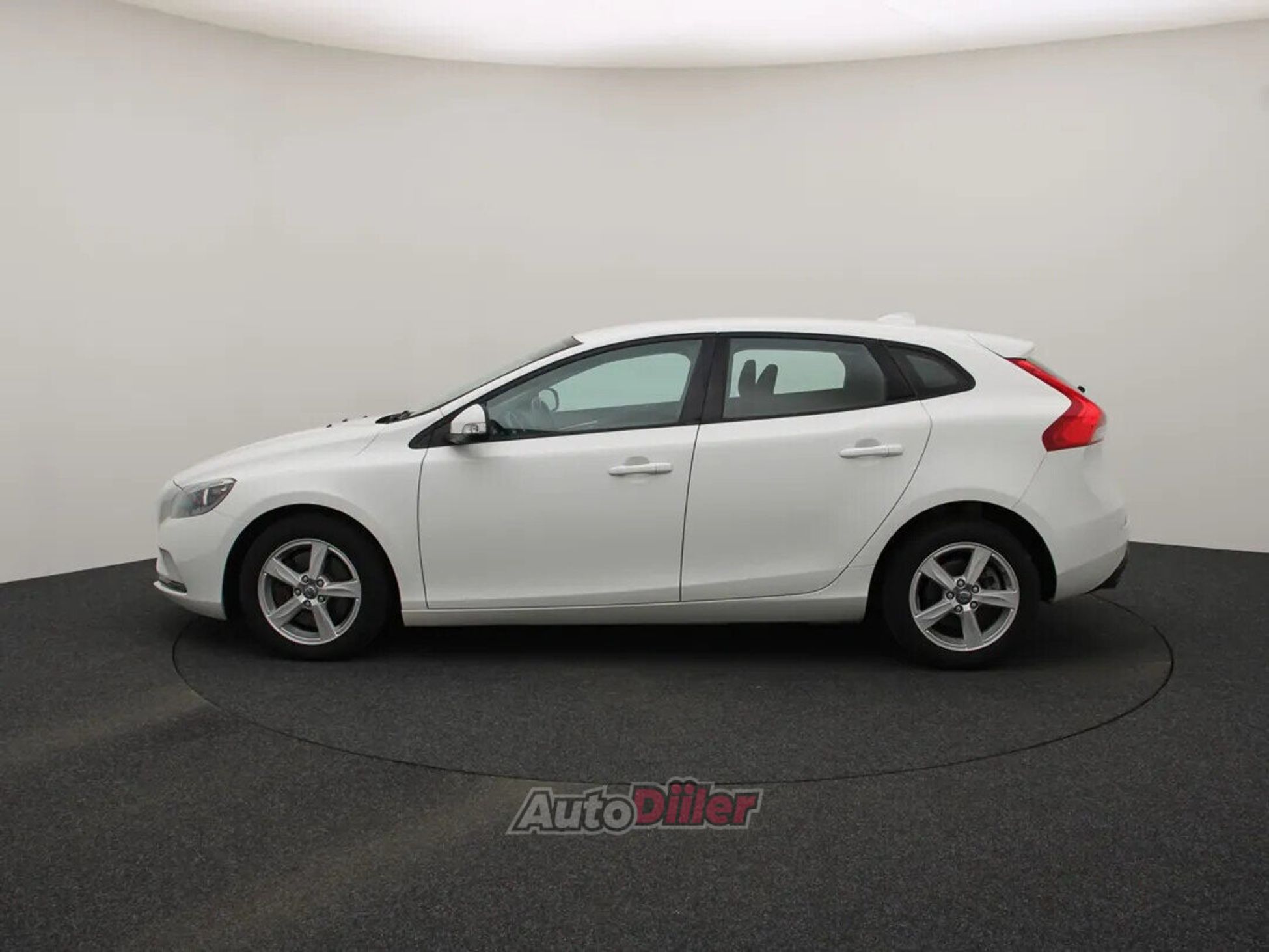 Volvo V40 Base Business 2.0 140kW 2014, kuva 6/10