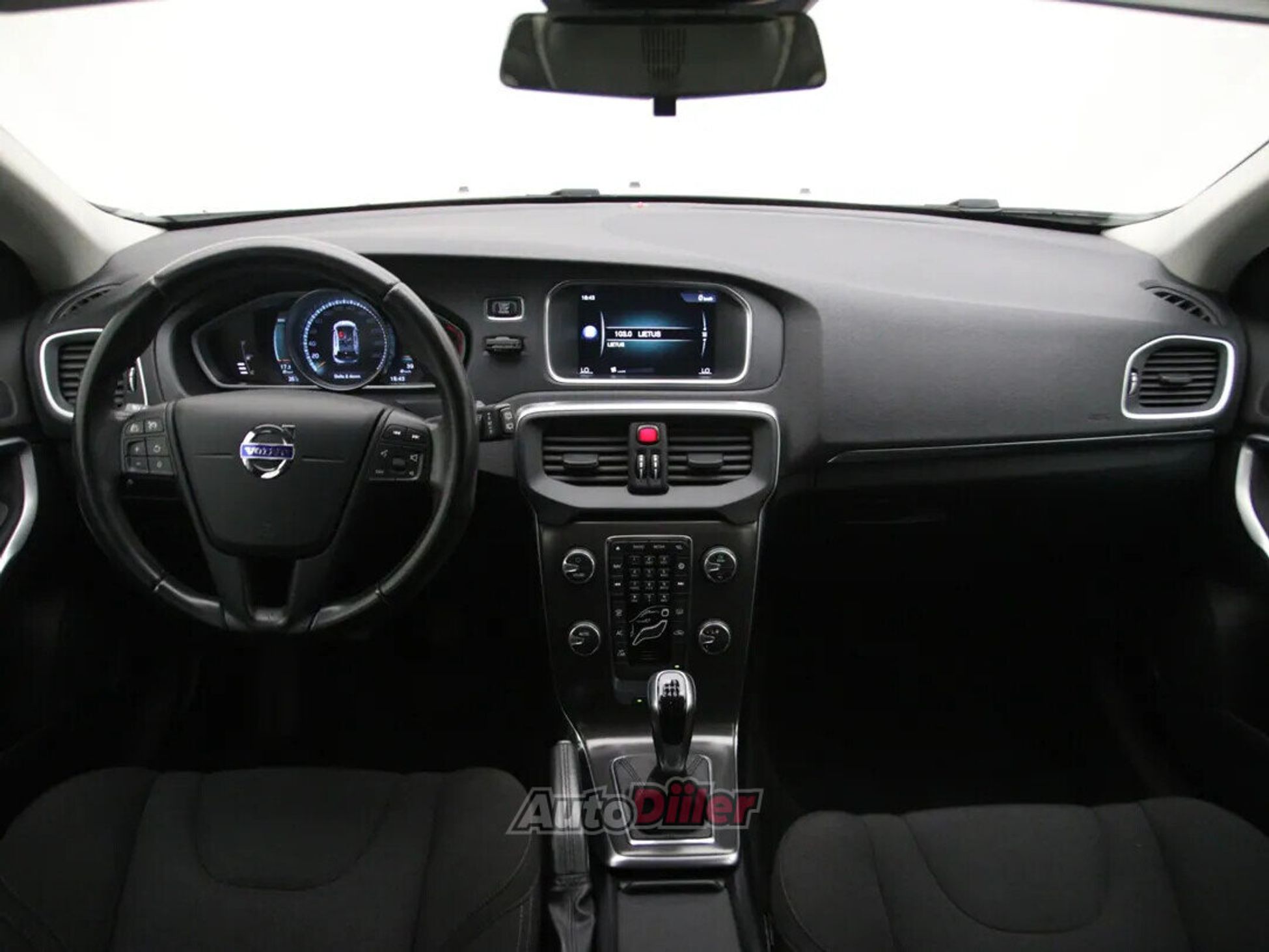 Volvo V40 Base Business 2.0 140kW 2014, kuva 2/10