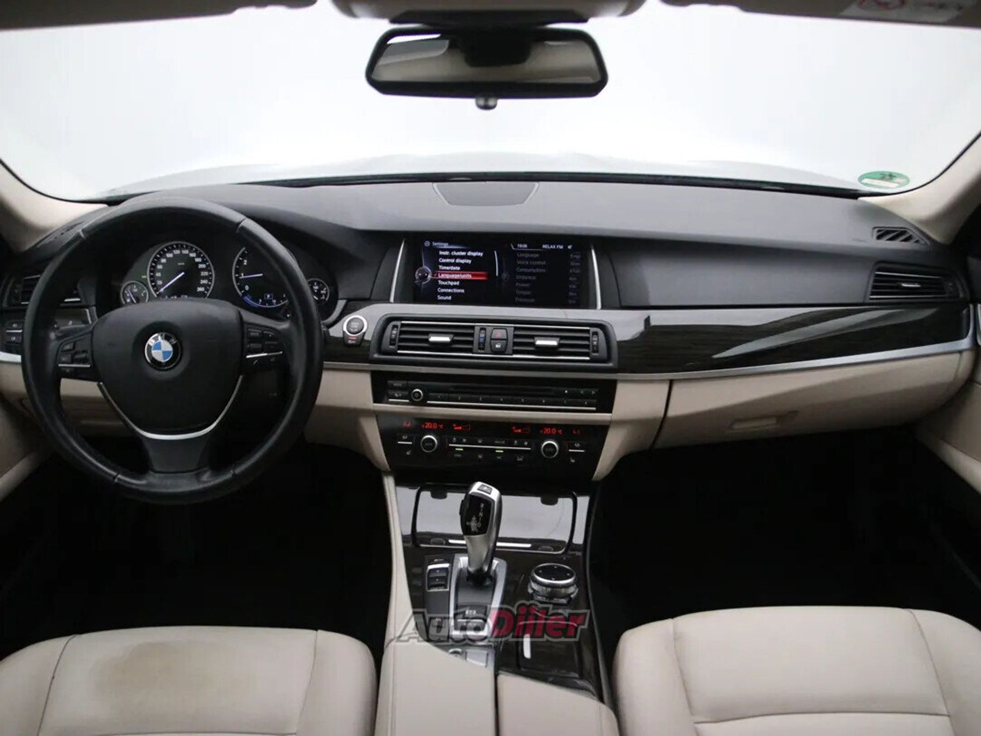 BMW 520 Last Minute Edition 2.0 135kW 2014, kuva 2/10