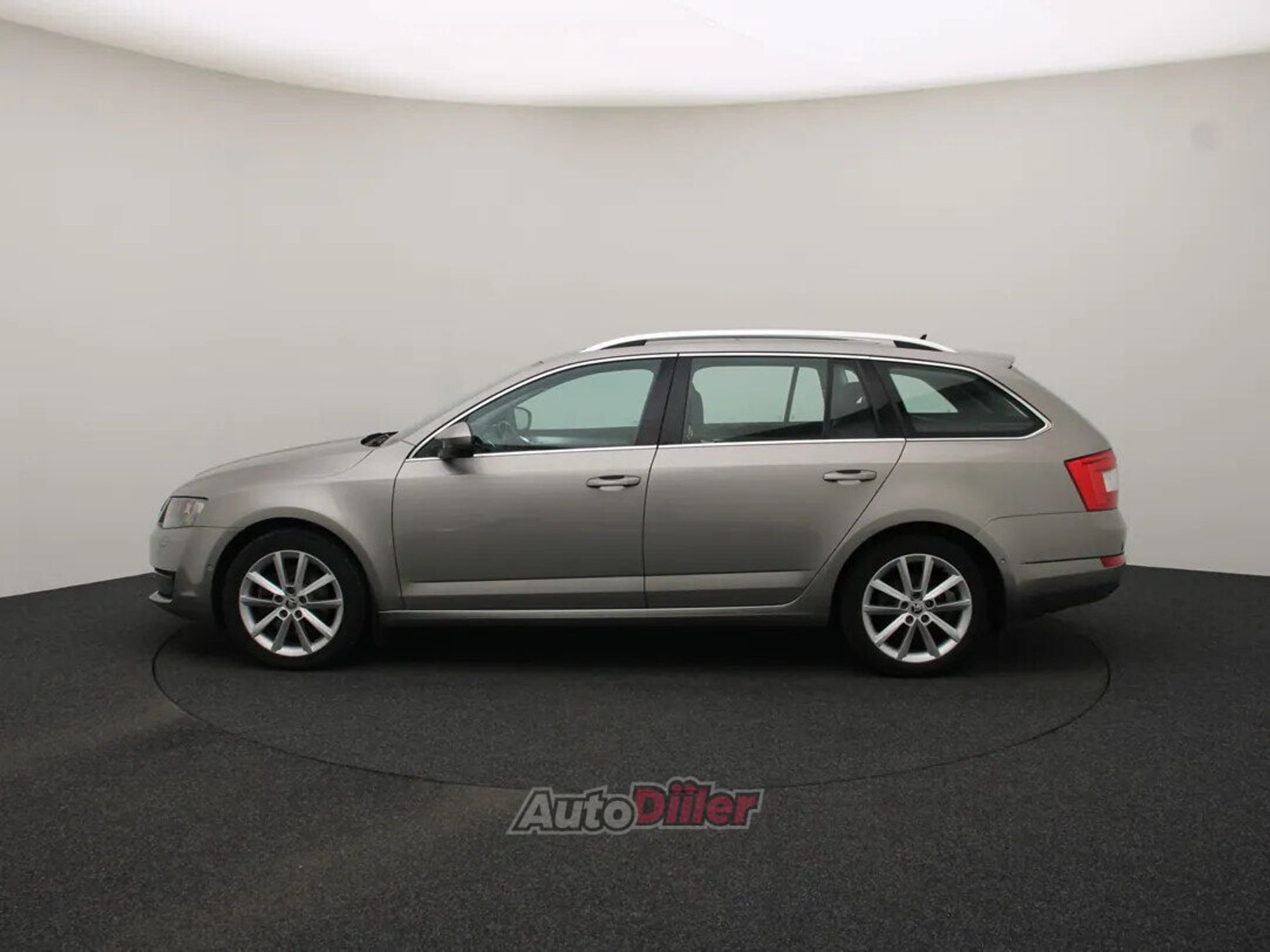 Skoda Octavia 2014, kuva 6/10