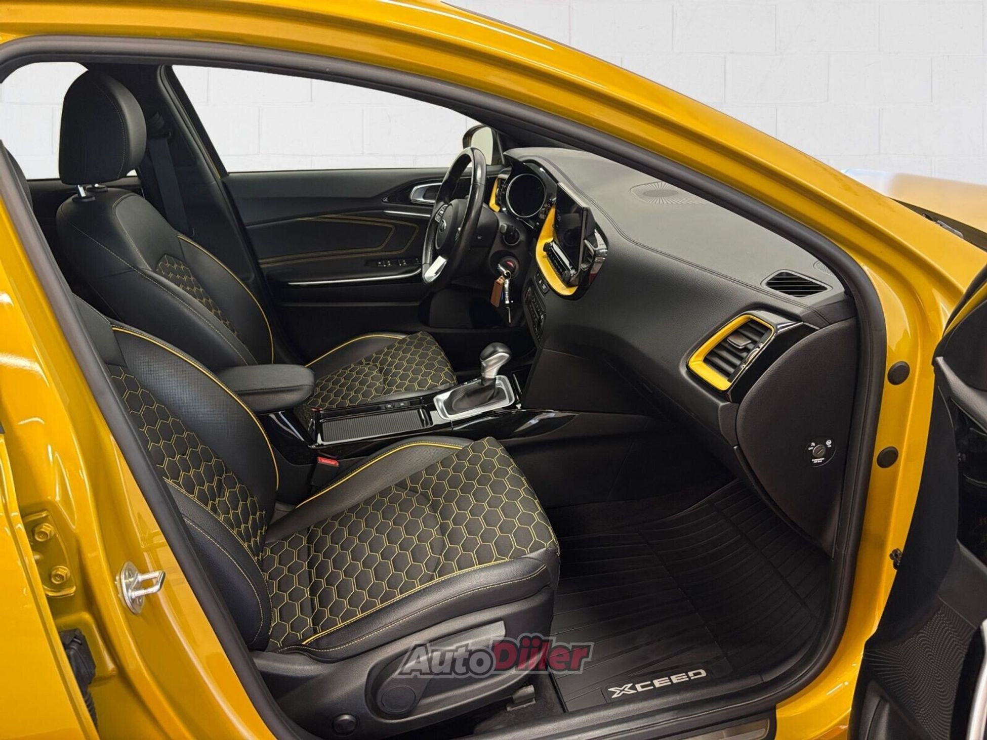 Kia XCeed 2020, photo 6/10