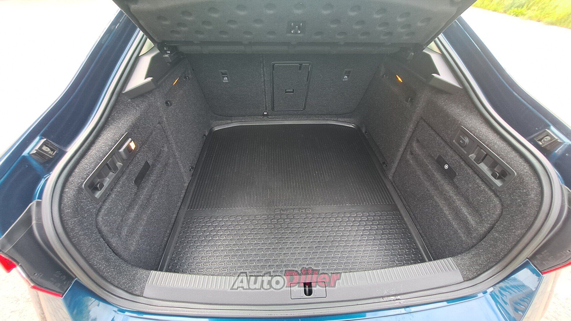 Skoda Superb 1.8 132kW 2016, kuva 7/9