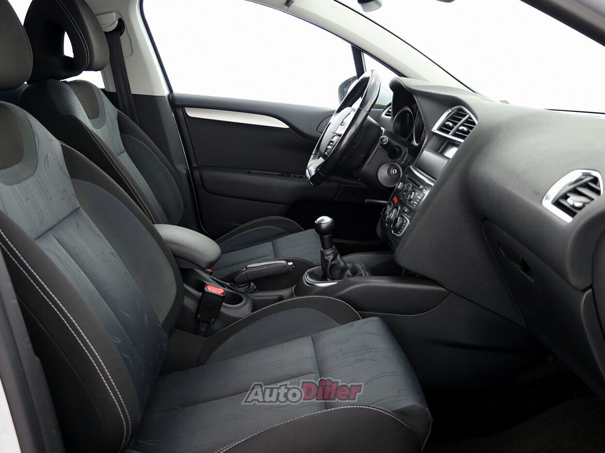 Citroen C4 1.6 88kW 2011, photo 6/8