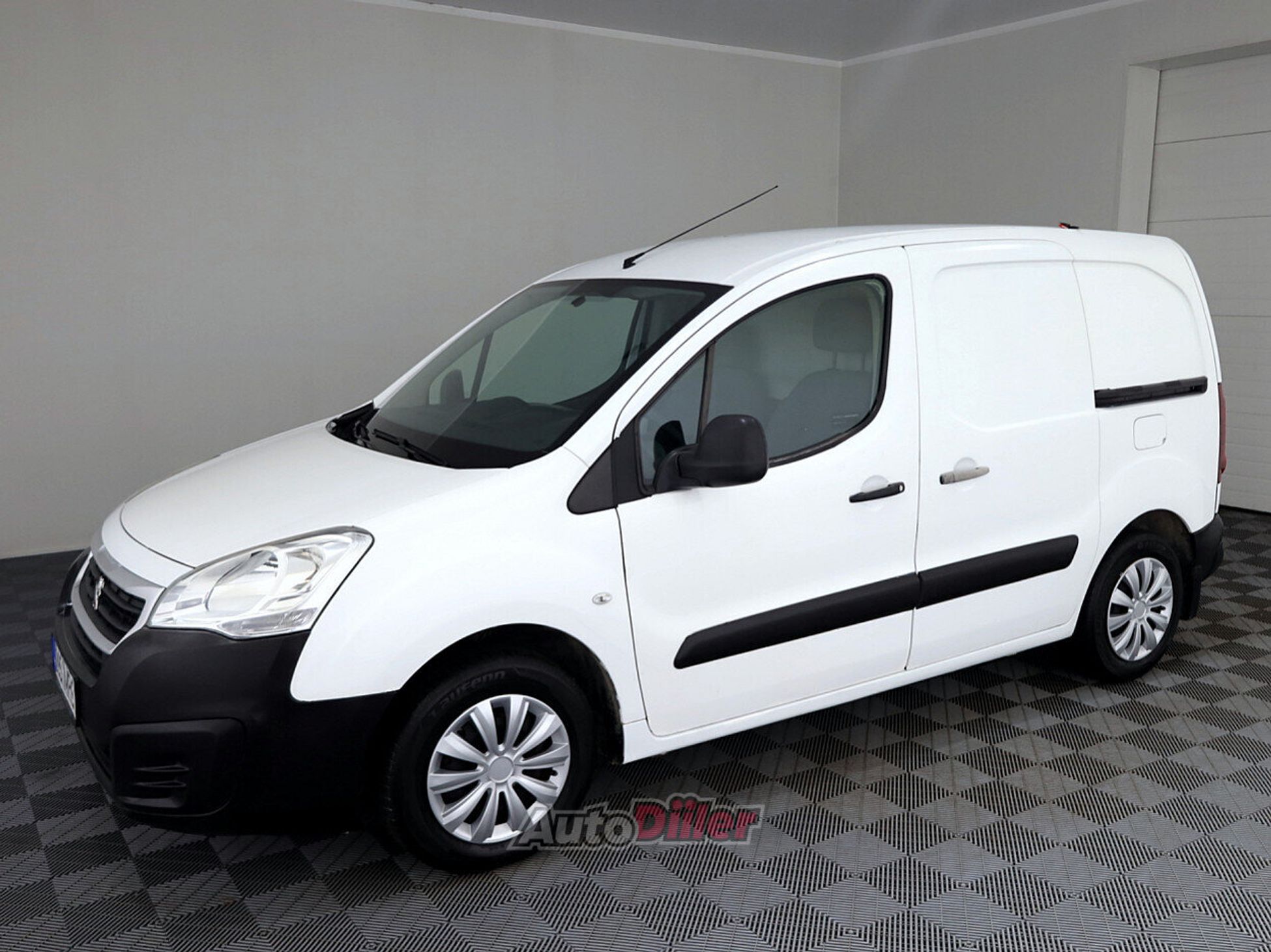 Peugeot Partner 1.6 55kW 2016, kuva 2/8