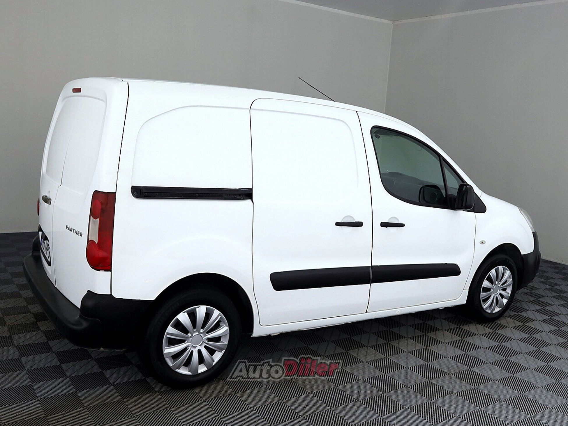 Peugeot Partner 1.6 55kW 2016, kuva 3/8
