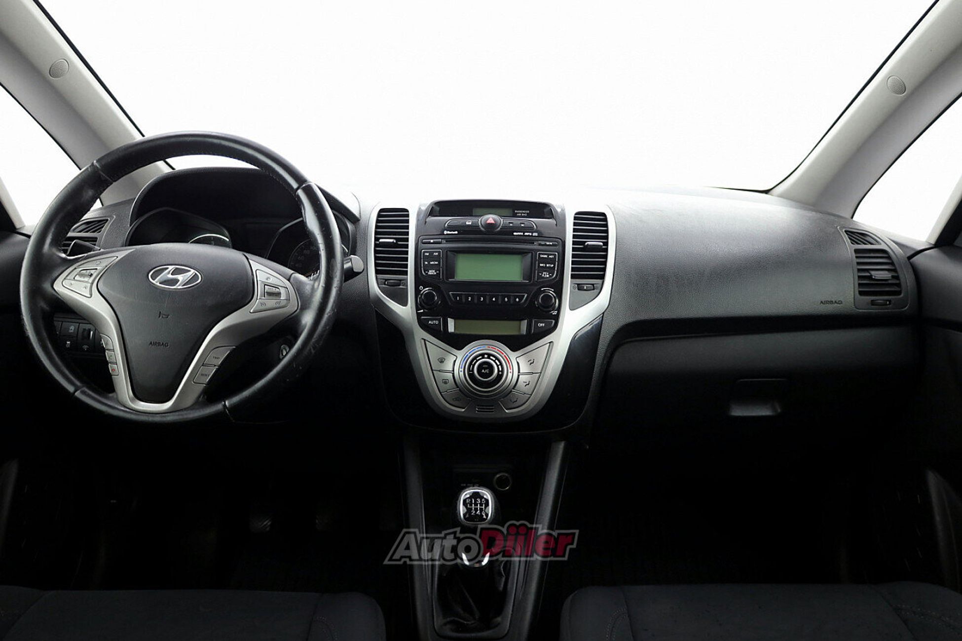 Hyundai ix20 1.4 66kW 2011, photo 5/7