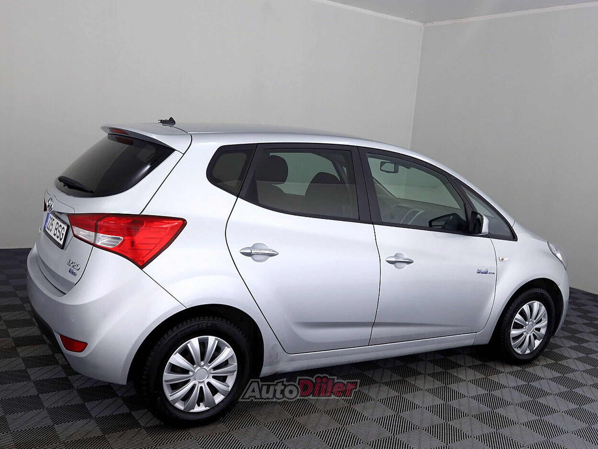 Hyundai ix20 1.4 66kW 2011, photo 3/7