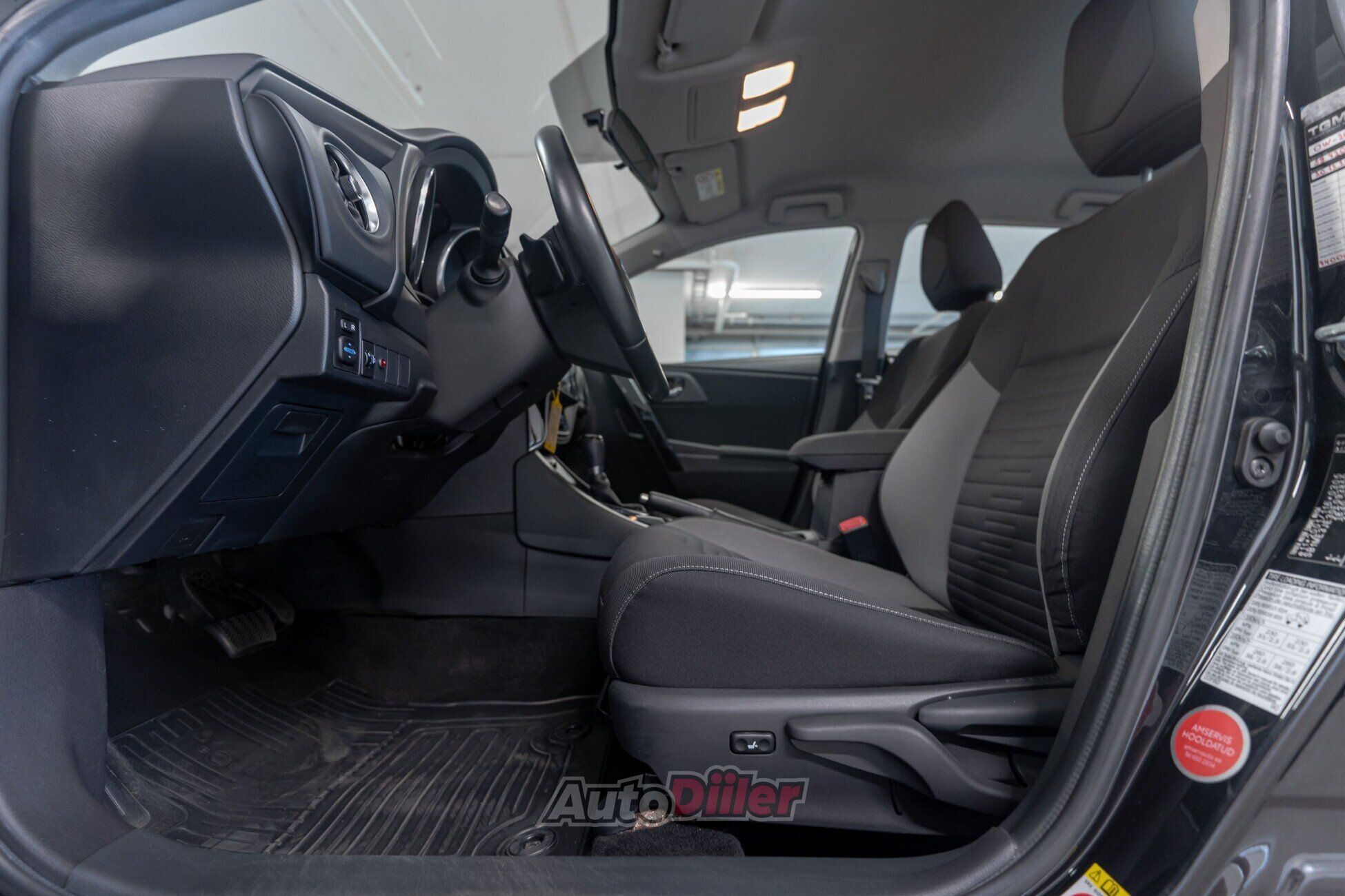 Toyota Auris Active 1.6 97kW 2016, photo 5/10