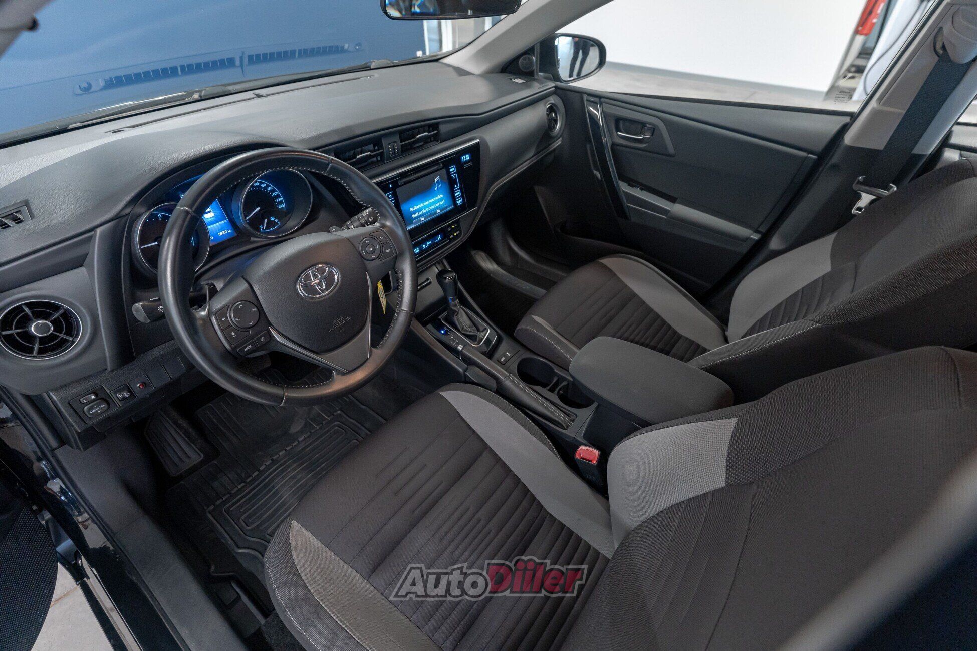 Toyota Auris Active 1.6 97kW 2016, photo 7/10