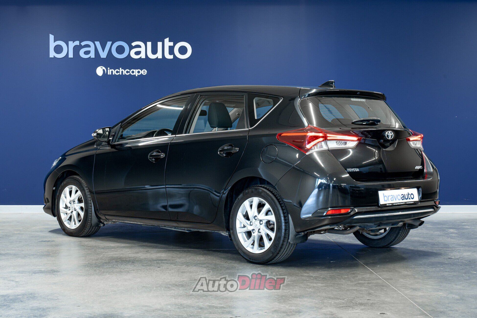 Toyota Auris Active 1.6 97kW 2016, photo 4/10