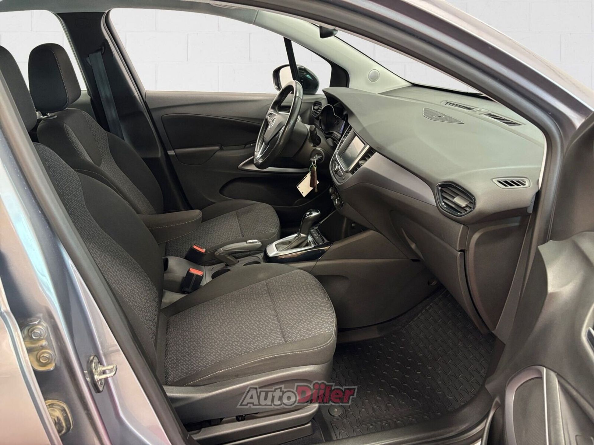 Opel Crossland 2023, photo 6/10