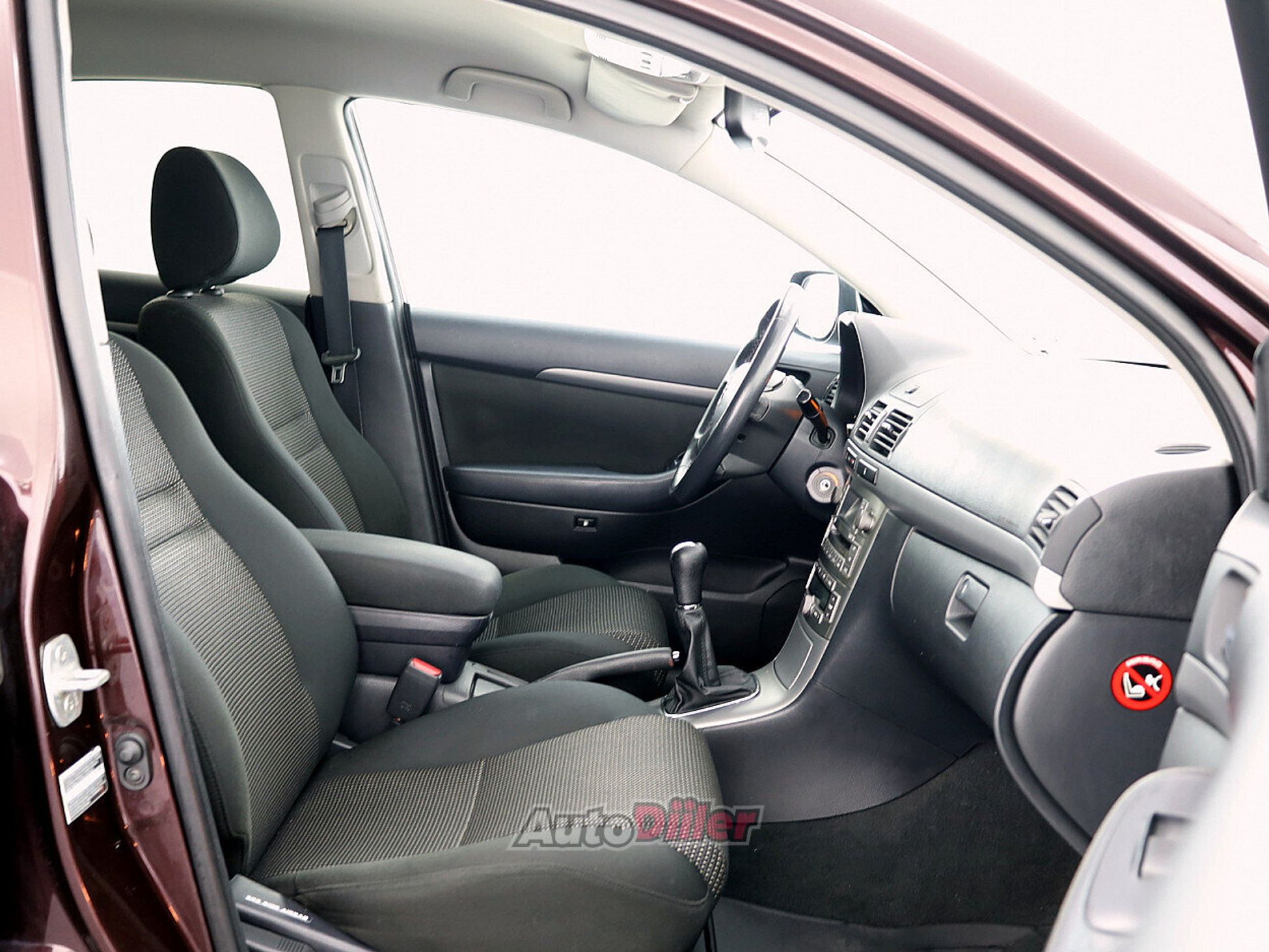 Toyota Avensis 1.8 95kW 2007, photo 6/8