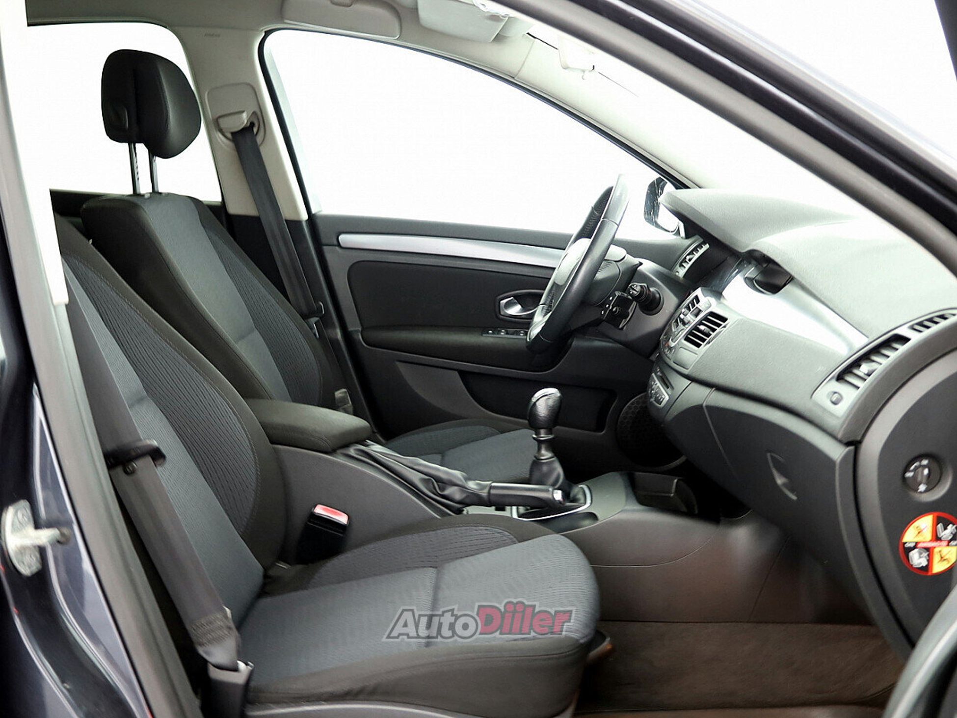 Renault Laguna 2.0 96kW 2008, kuva 6/7