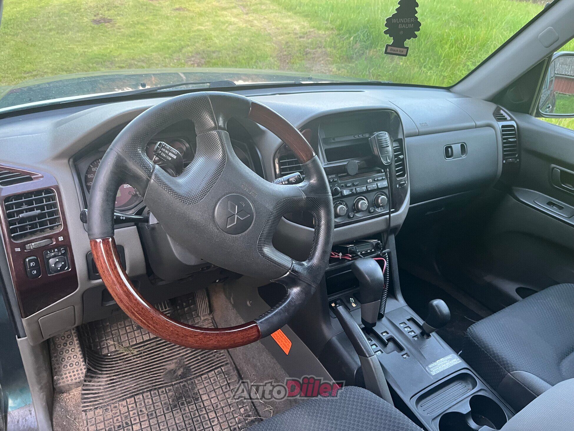 Mitsubishi Pajero 3.2 118kW 2002, photo 4/4