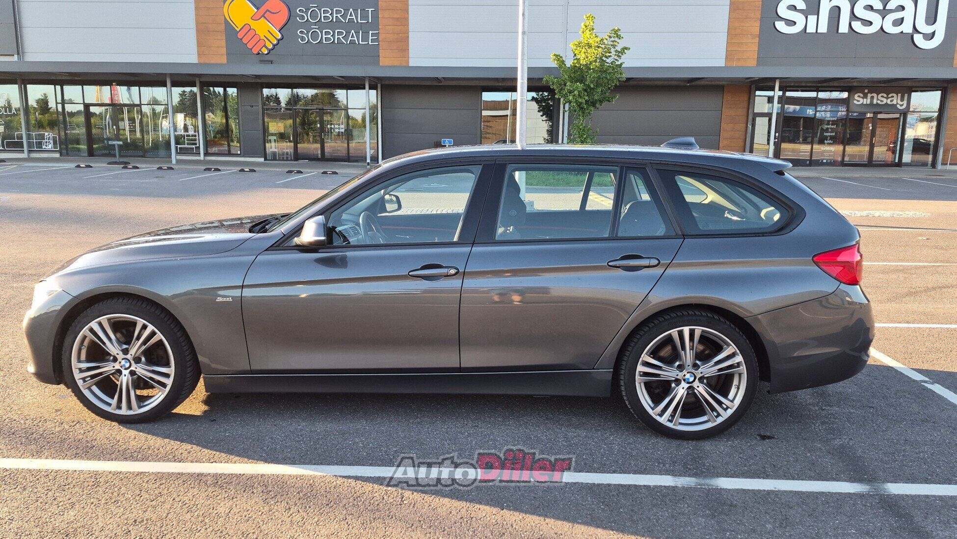 BMW 330 Sportline 3.0 190kW 2017, kuva 6/10