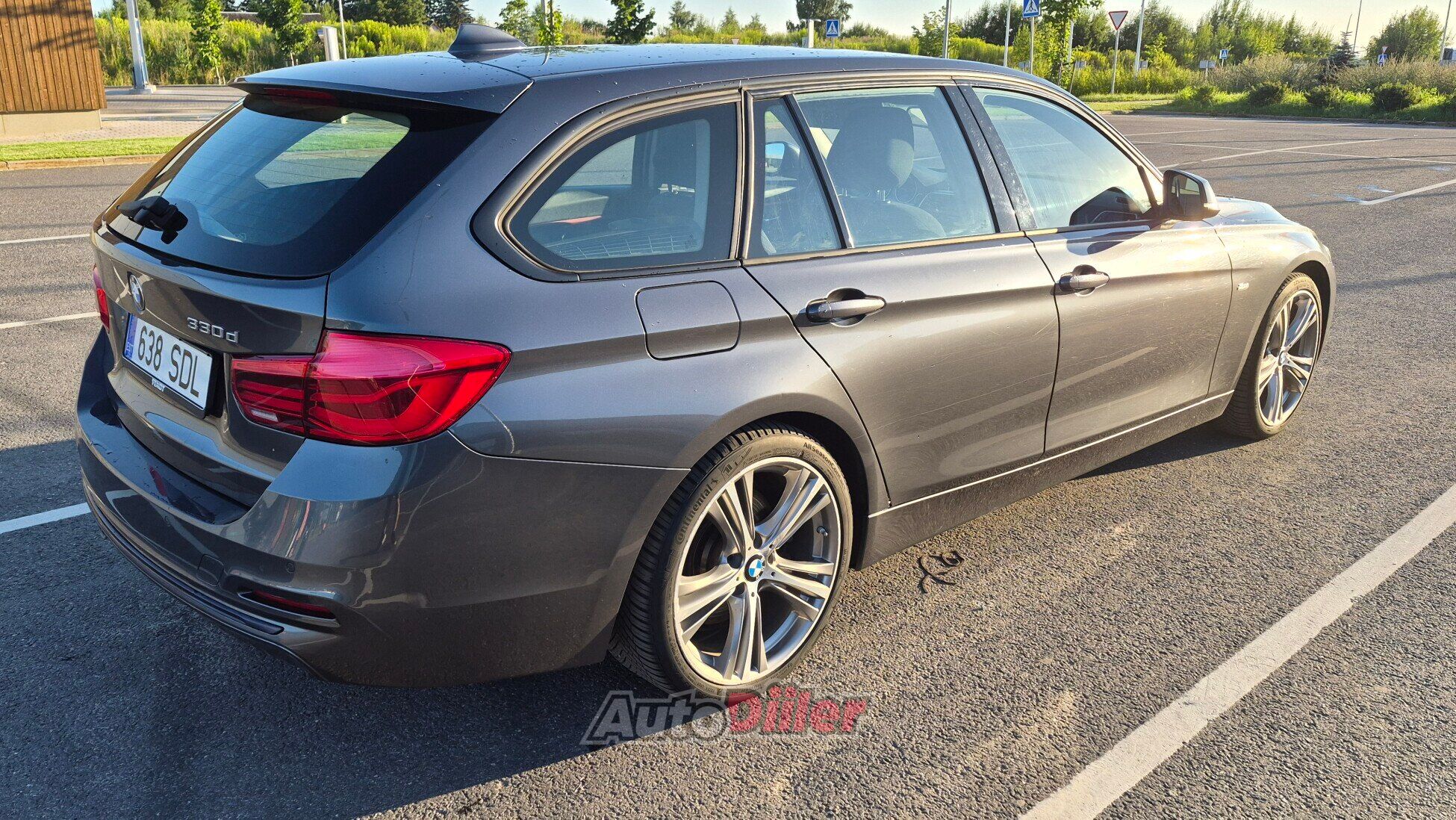 BMW 330 Sportline 3.0 190kW 2017, kuva 4/10