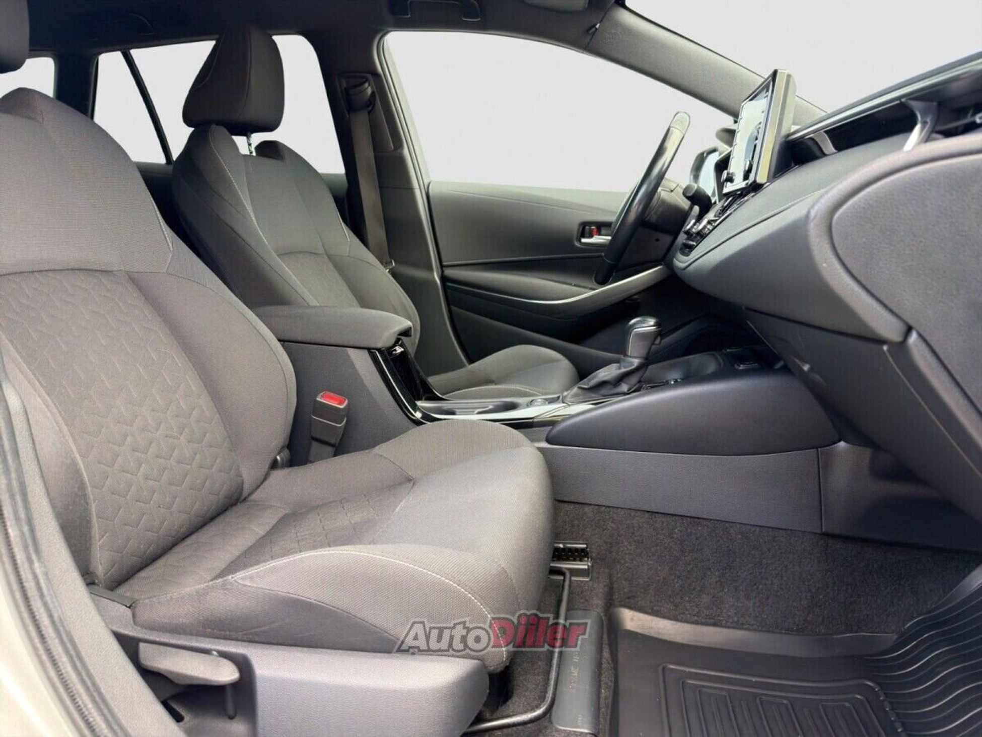 Toyota Corolla 1.8 72kW 2019, photo 7/10