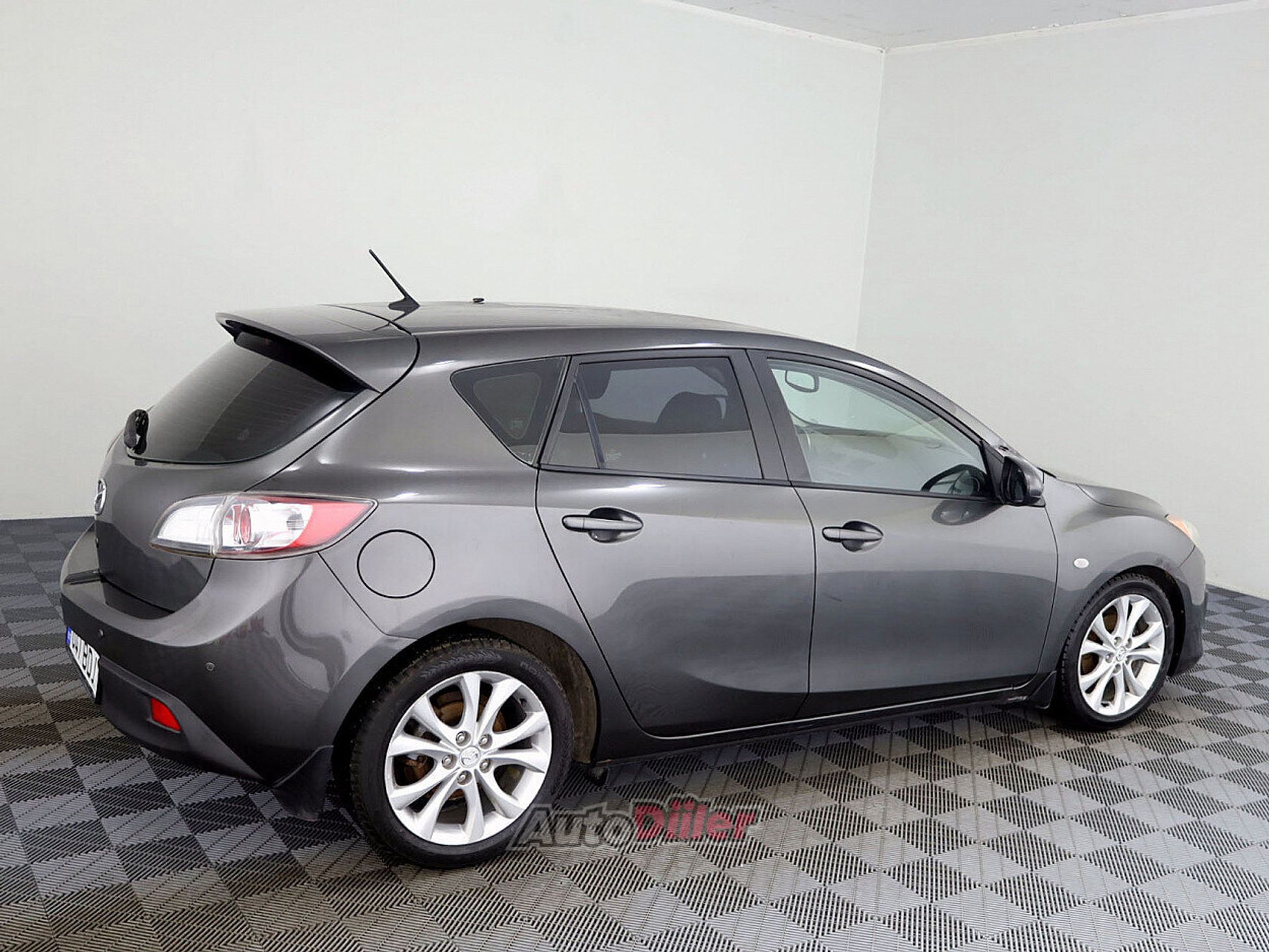 Mazda 3 1.6 77kW 2010, kuva 3/7