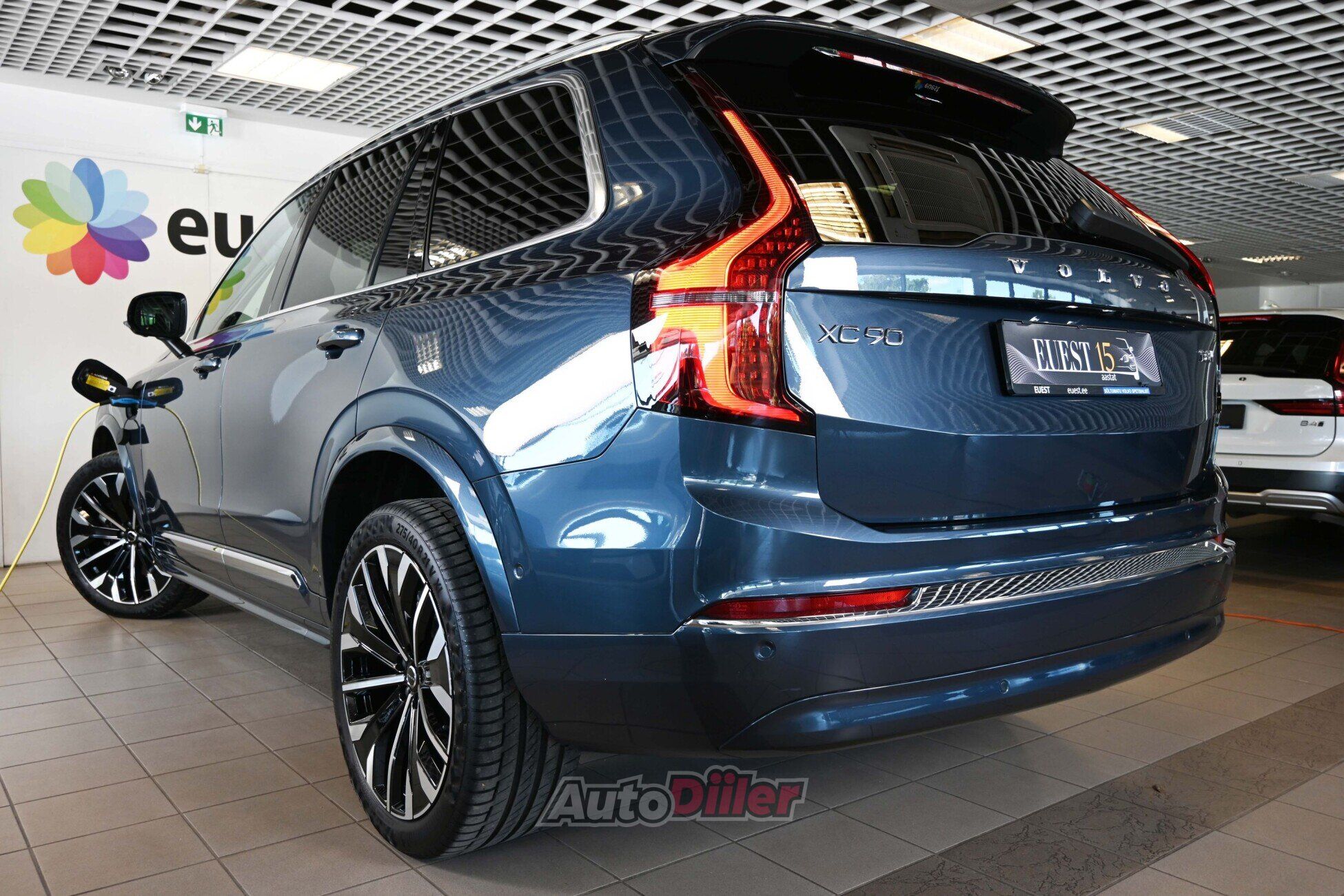 Volvo XC90 2025, photo 2/10