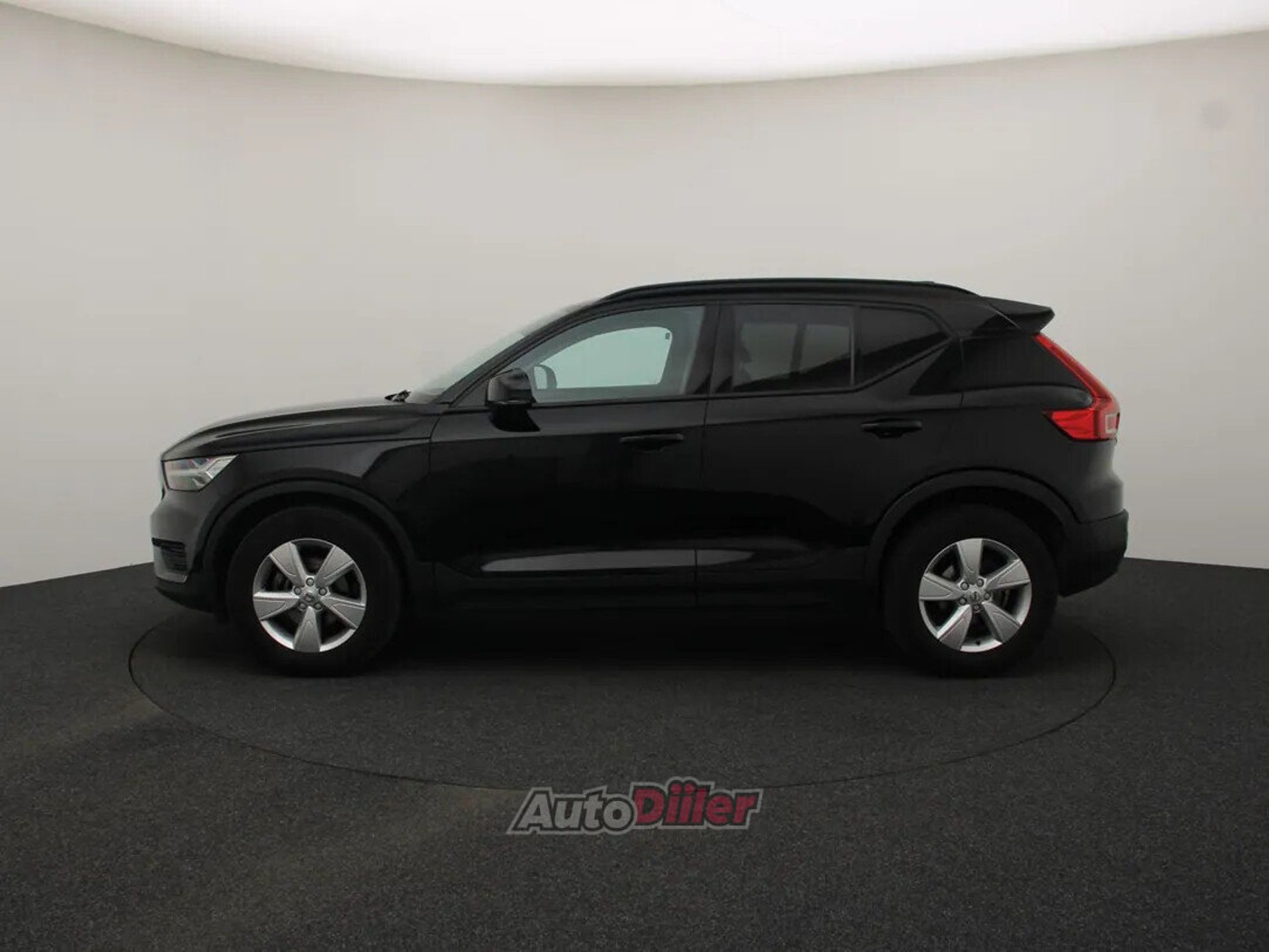 Volvo XC40 Momentum 1.5 95kW 2022, photo 6/10