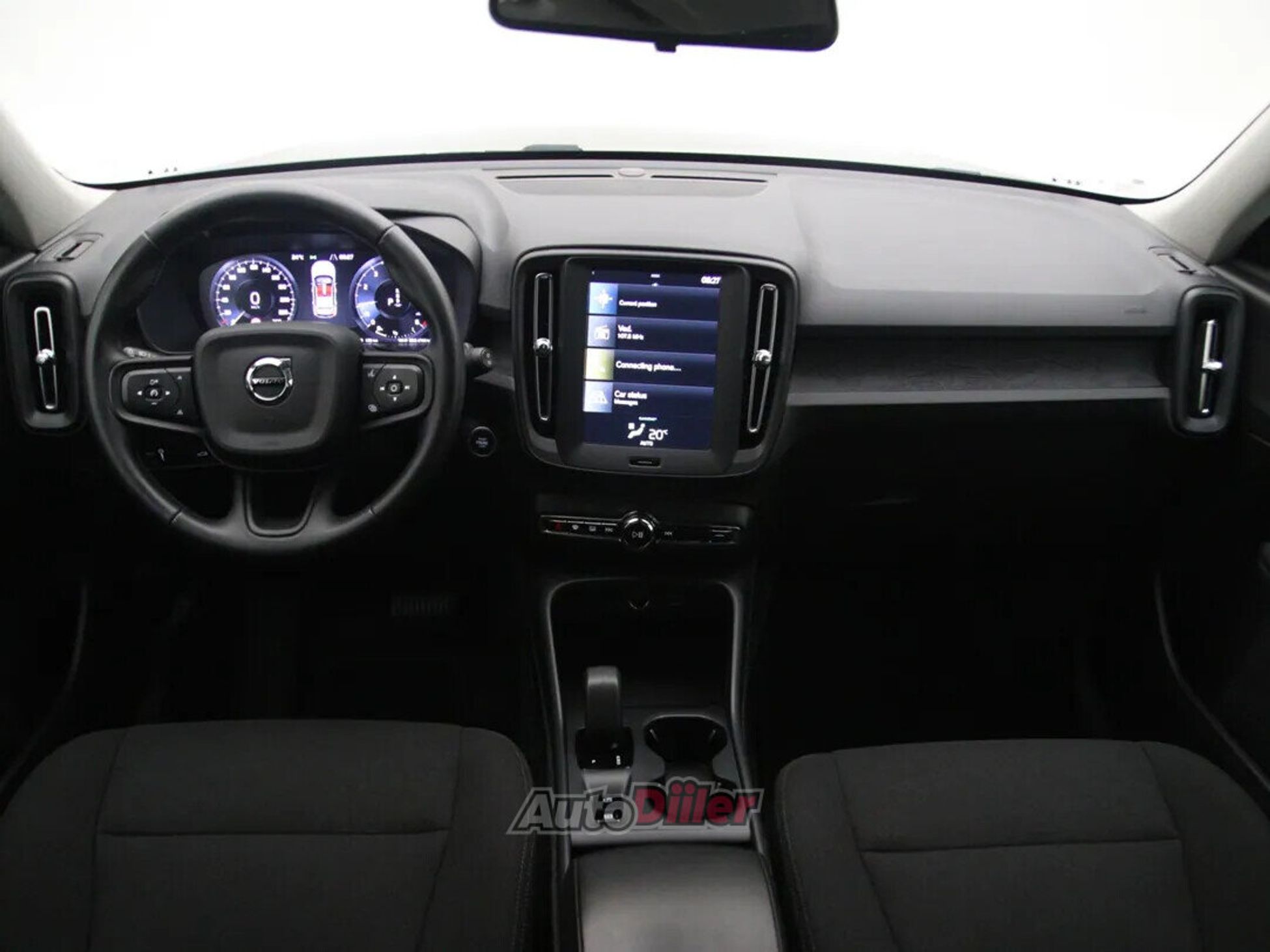 Volvo XC40 Momentum 1.5 95kW 2022, photo 2/10