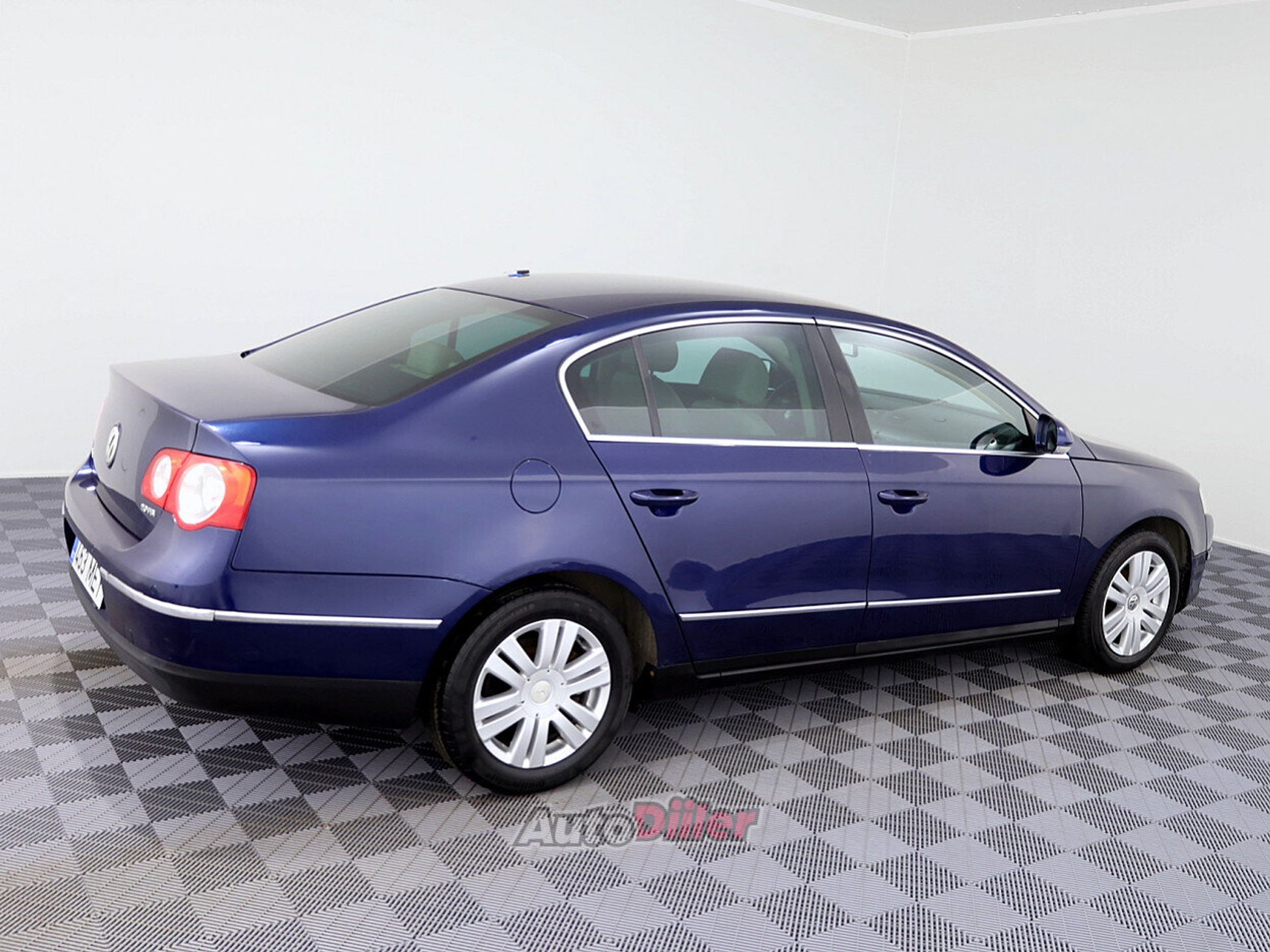 Volkswagen Passat 2.0 110kW 2005, kuva 3/7