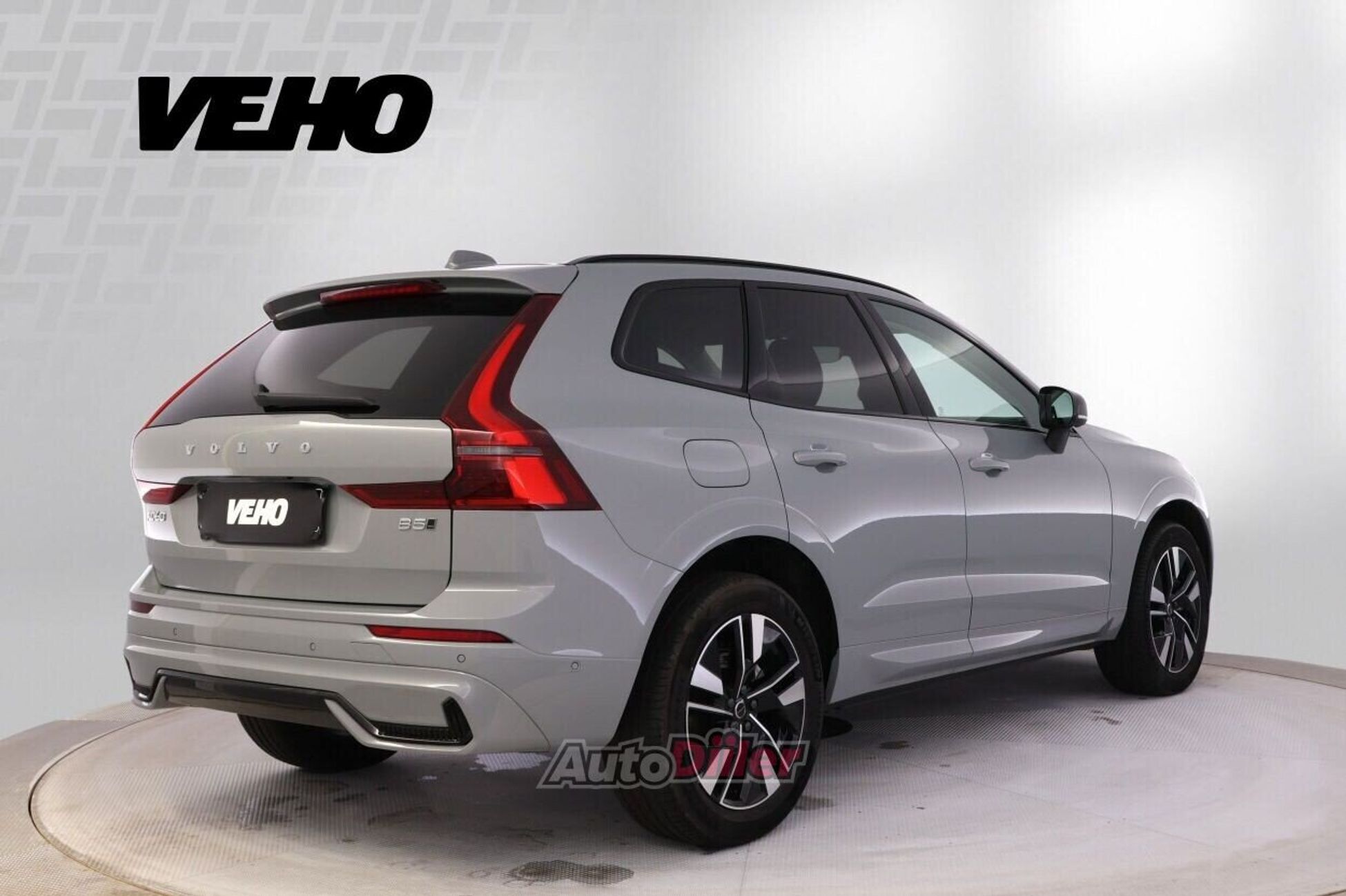 Volvo XC60 B5 Plus DARK AWD 2.0 184kW 2025, photo 6/10