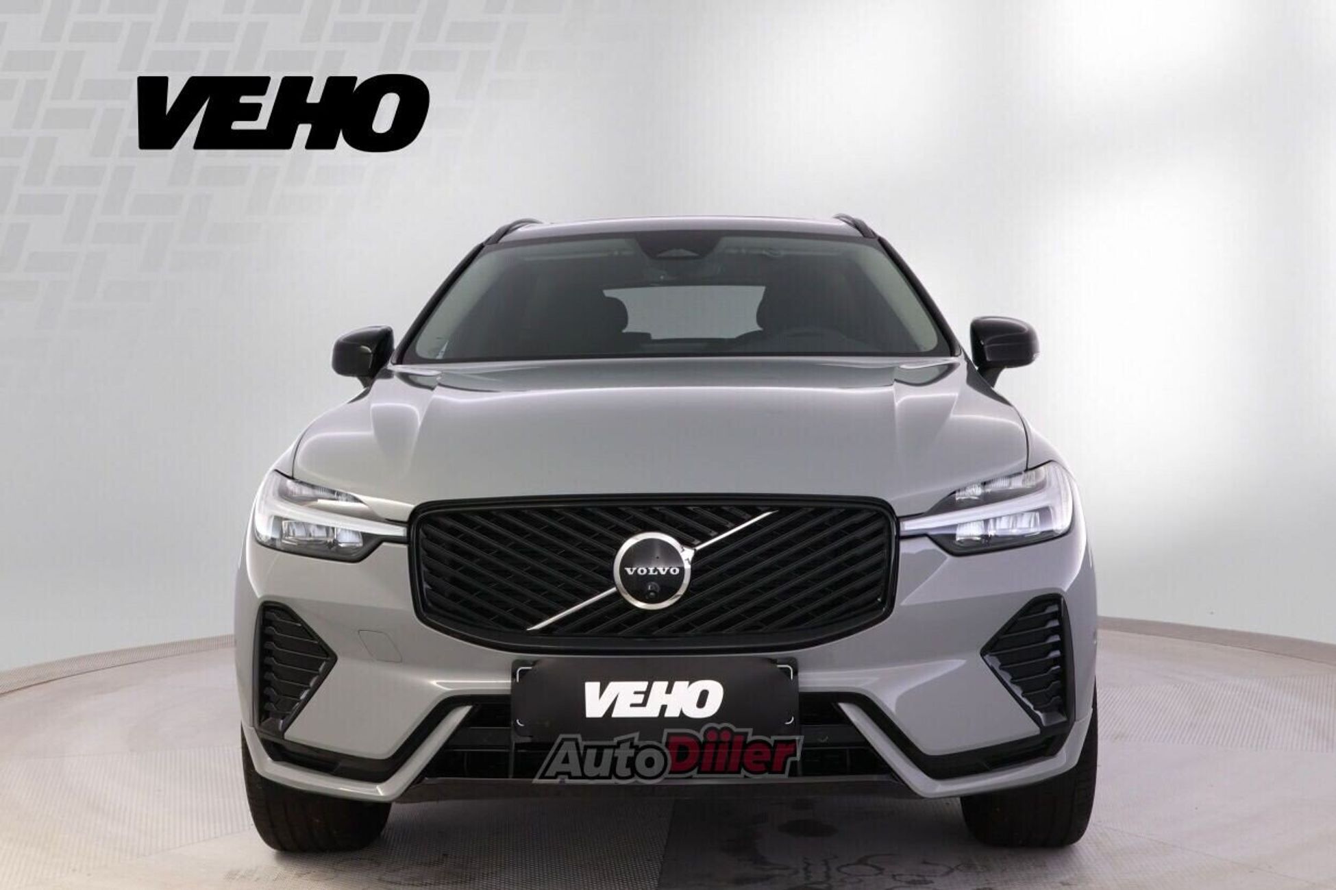 Volvo XC60 B5 Plus DARK AWD 2.0 184kW 2025, photo 7/10