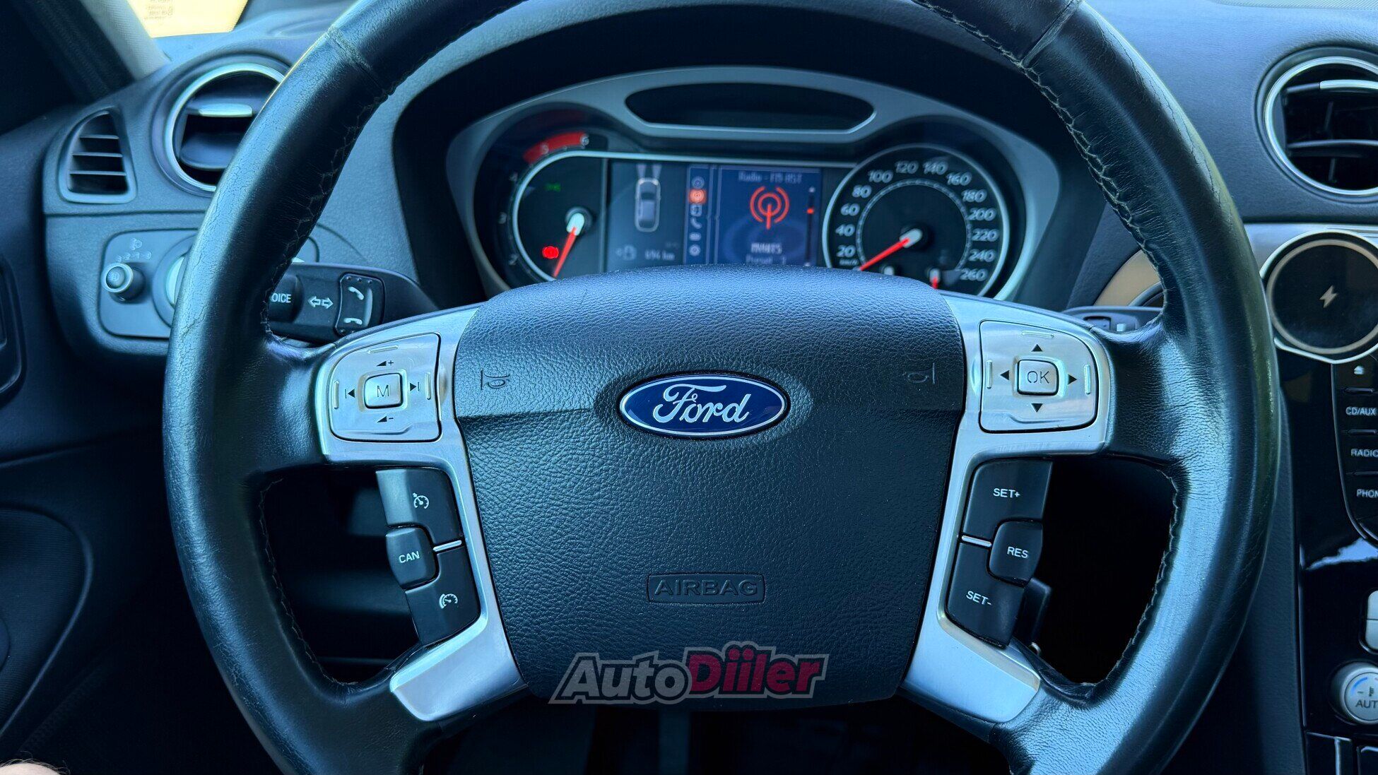 Ford Galaxy Titanium 2.0 103kW 2010, kuva 6/10