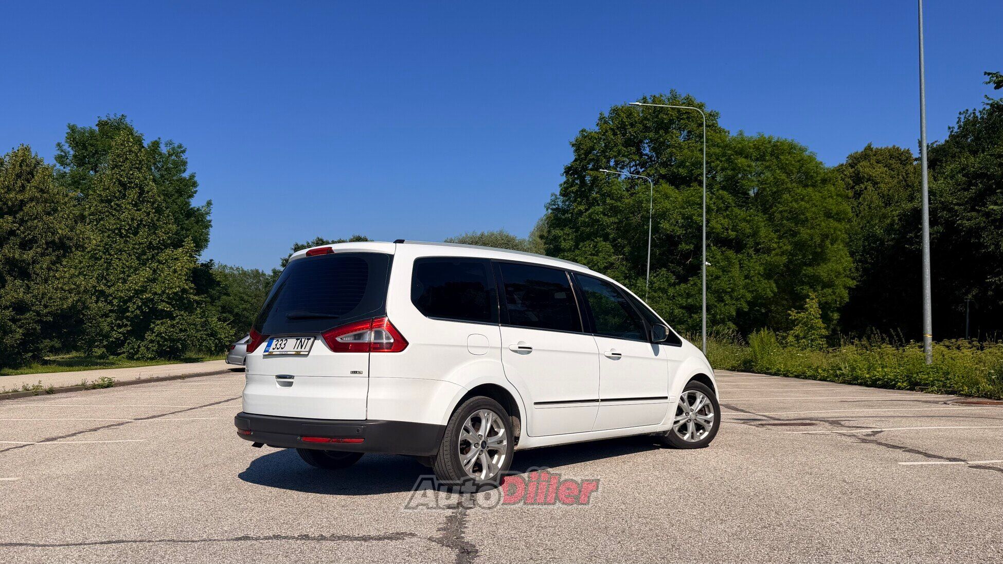 Ford Galaxy Titanium 2.0 103kW 2010, kuva 4/10