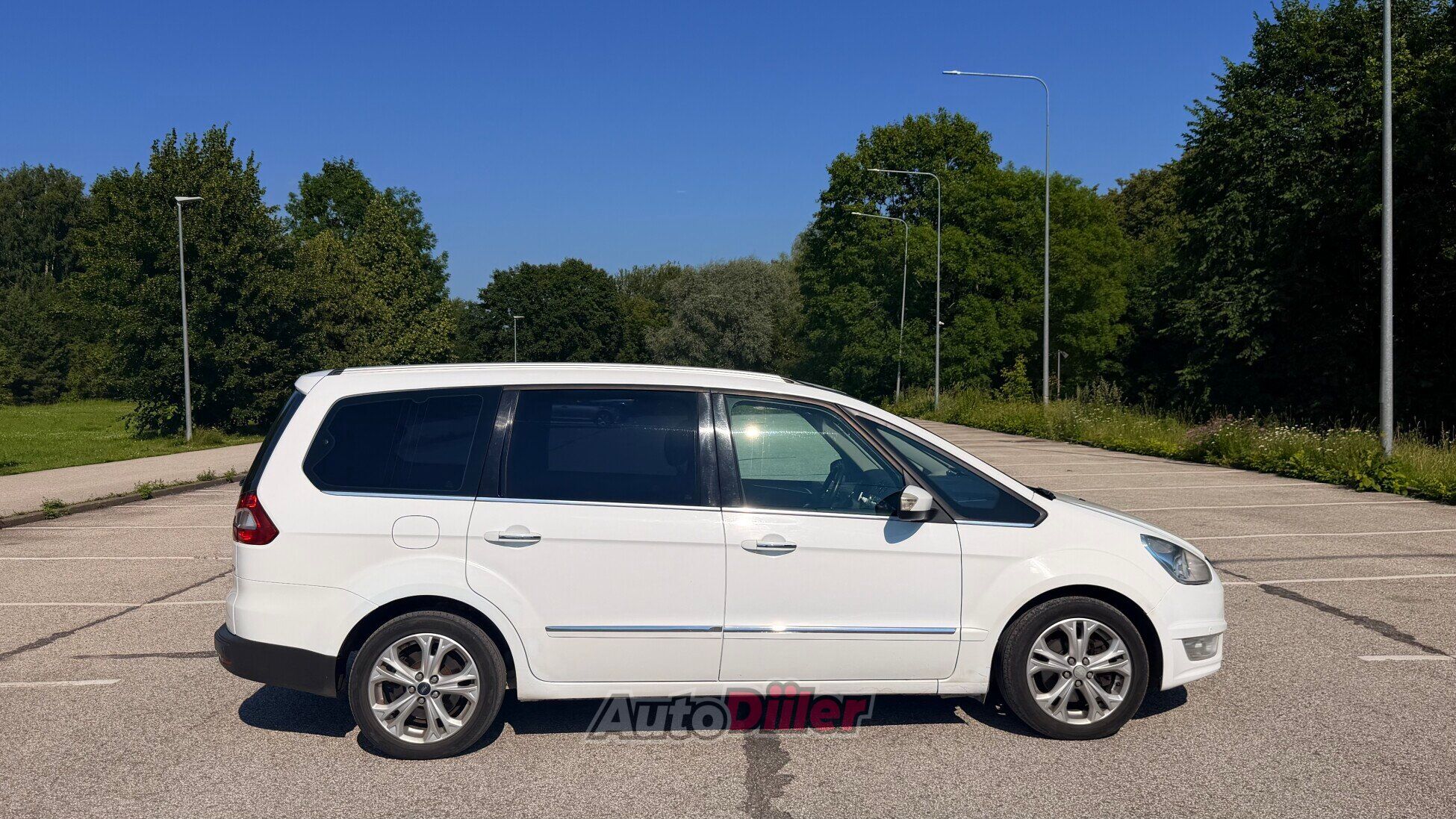 Ford Galaxy Titanium 2.0 103kW 2010, kuva 5/10