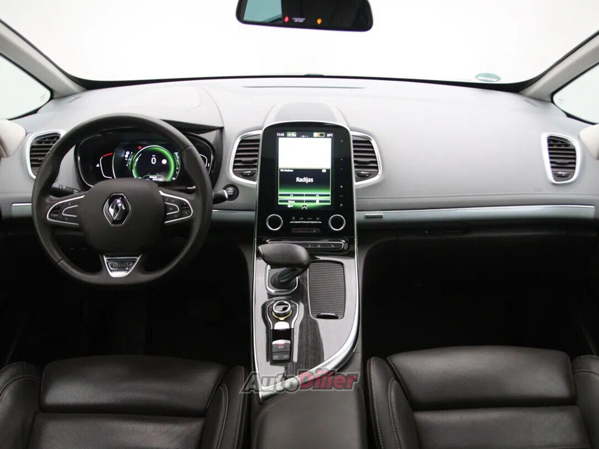 Renault Espace Initiale Paris 1.6 118kW 2015, kuva 2/10