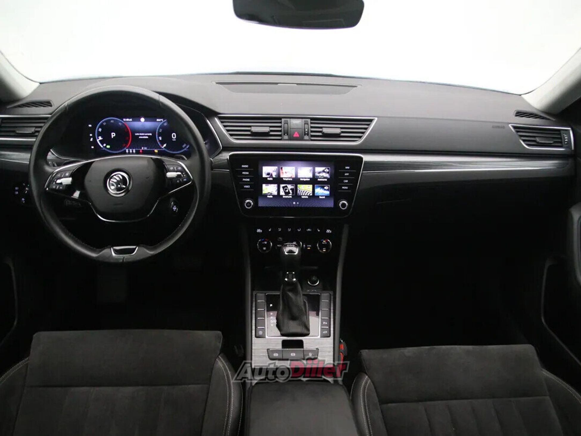 Skoda Superb 2022, kuva 2/10