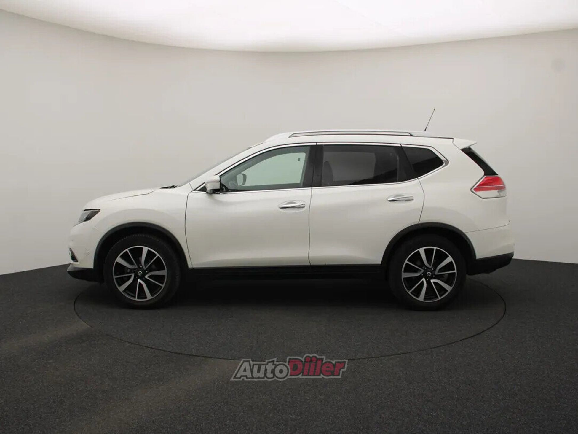 Nissan X-Trail Tekna 1.6 120kW 2016, photo 6/10