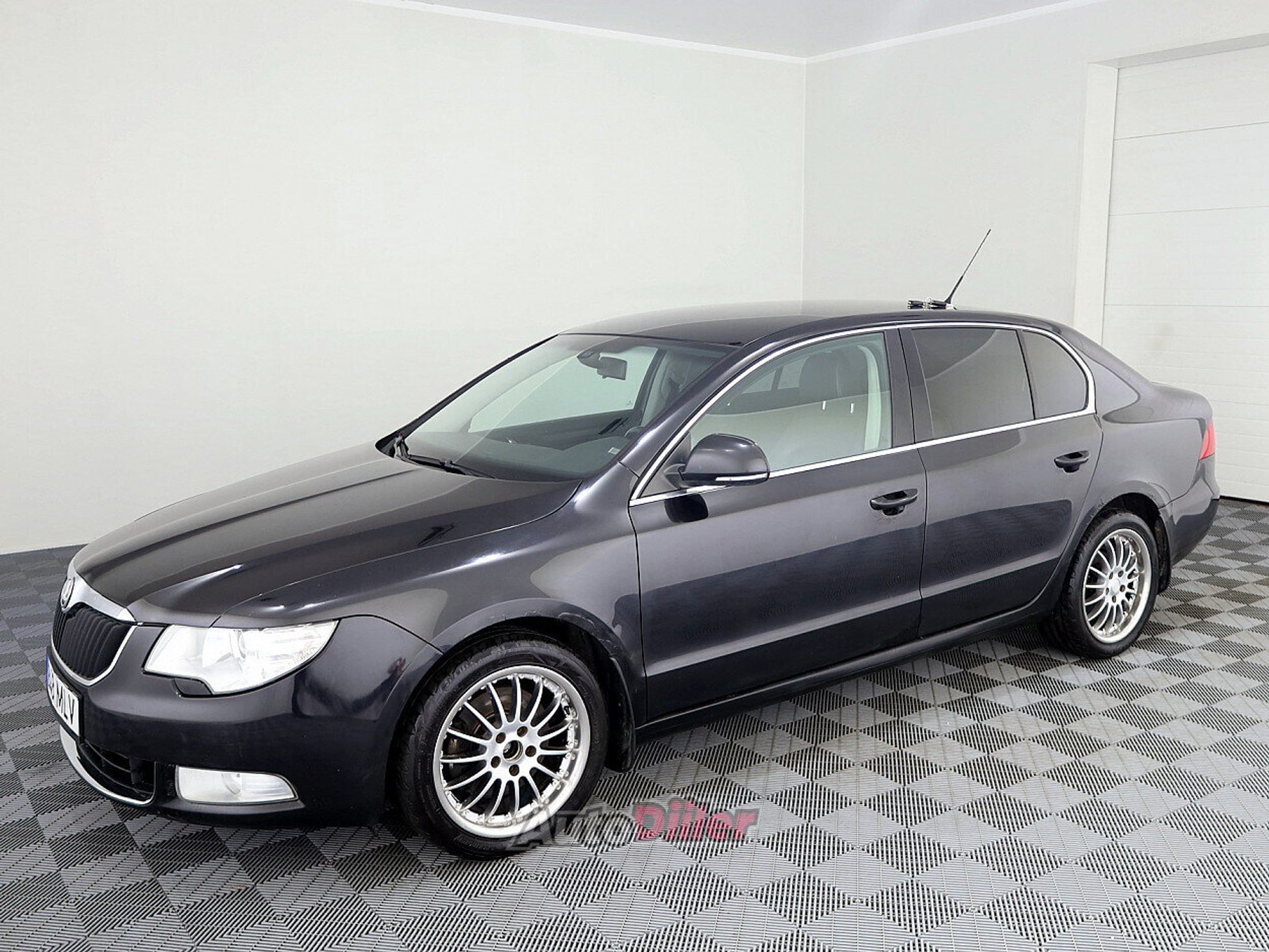 Skoda Superb 1.4 92kW 2009, kuva 2/7