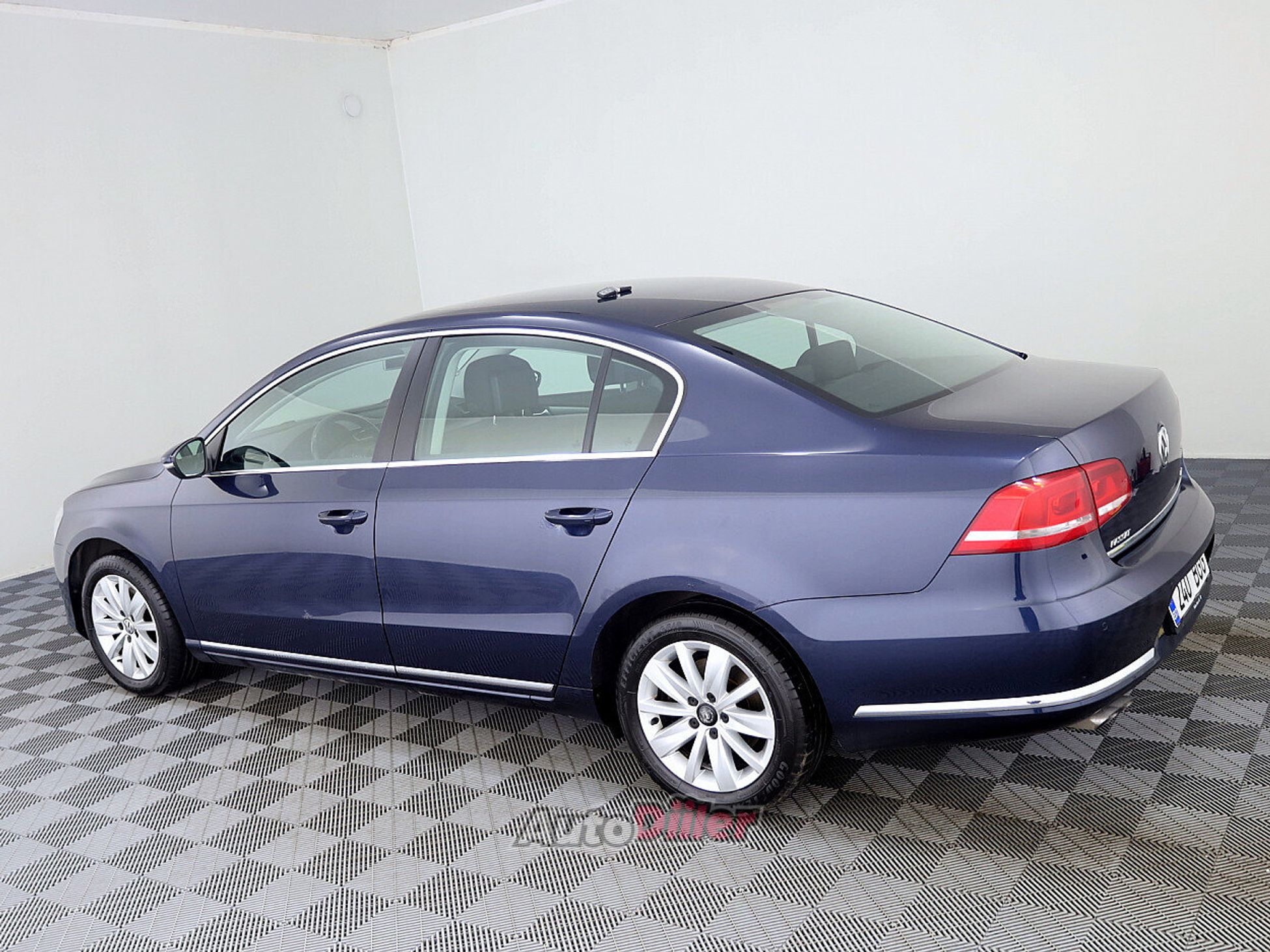 Volkswagen Passat 1.8 118kW 2012, kuva 4/7