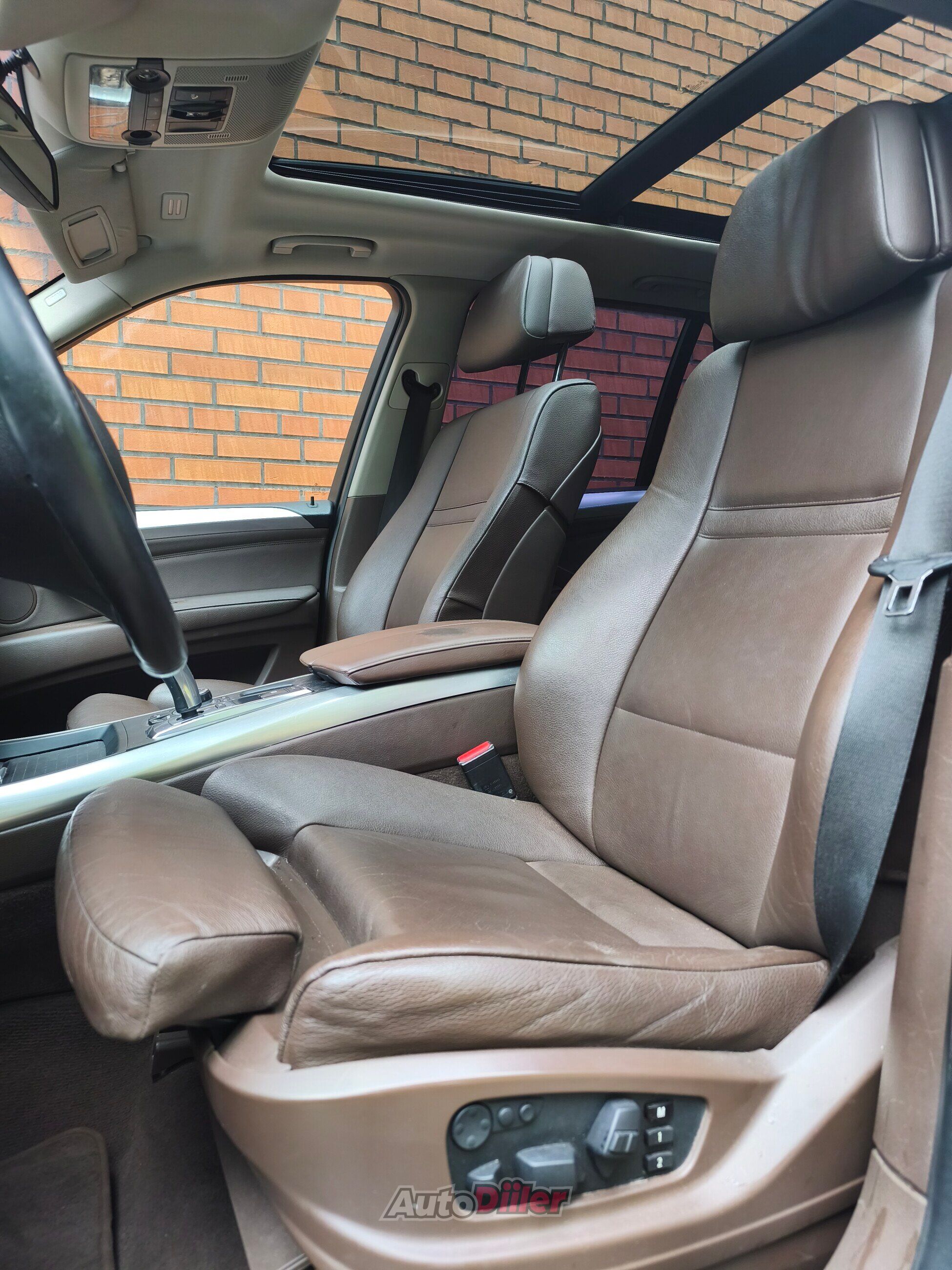 BMW X5 Facelift 3.0 225kW 2010, photo 7/10