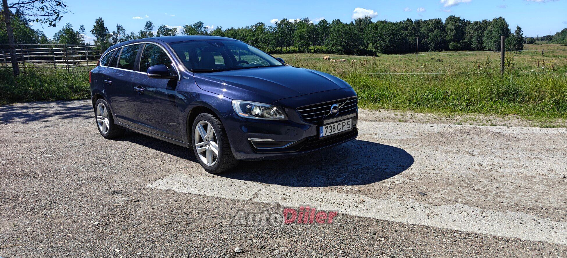 Volvo V60 2.4 158kW 2014, kuva 2/10