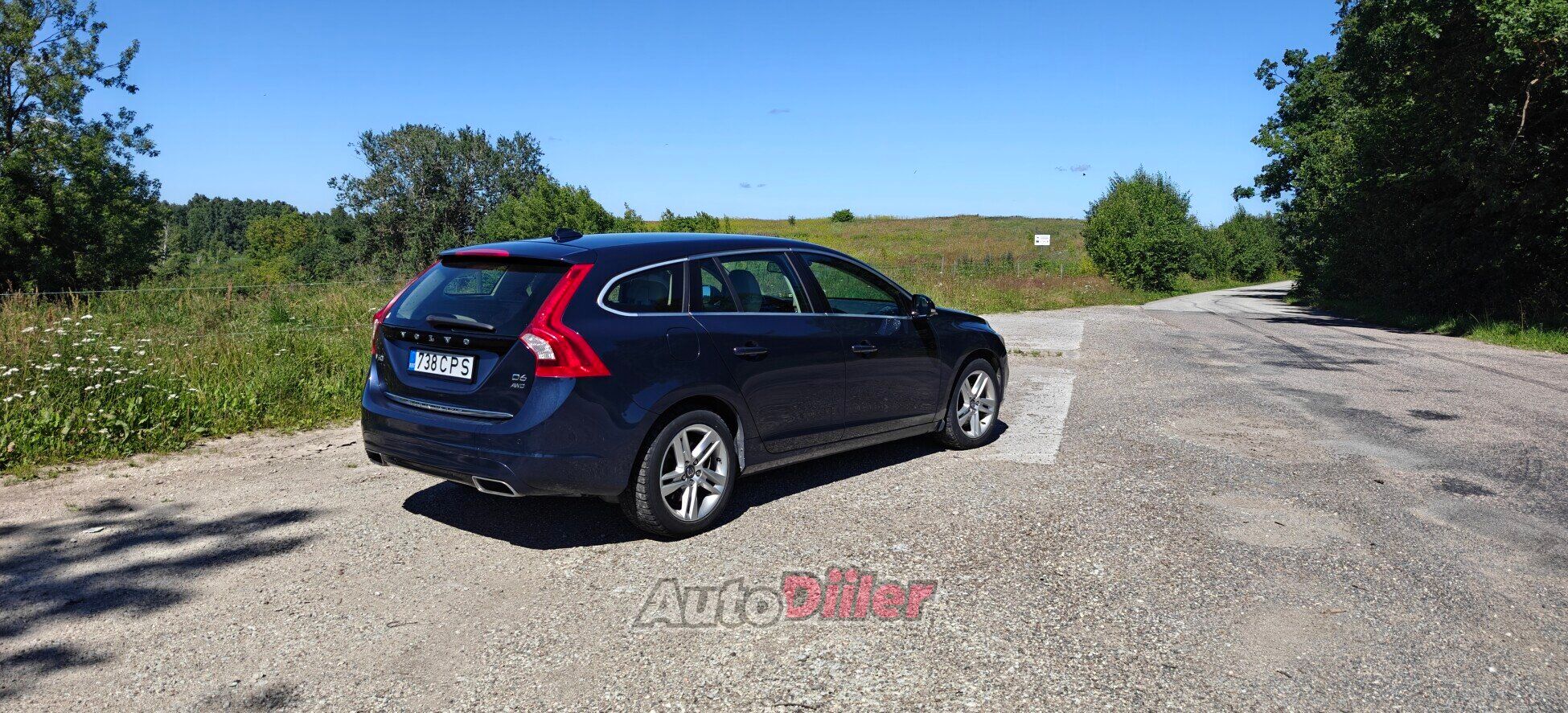 Volvo V60 2.4 158kW 2014, kuva 3/10