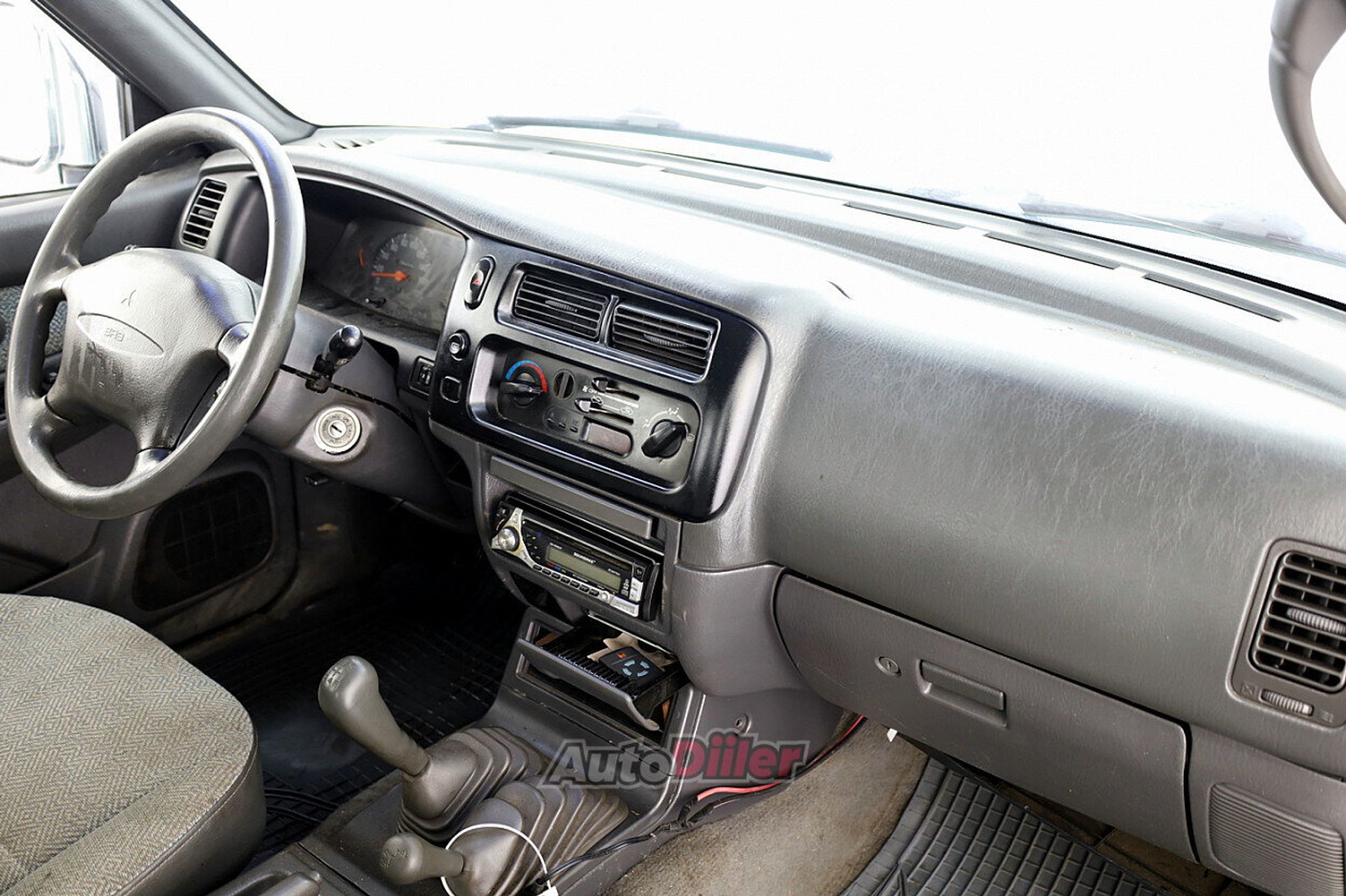 Mitsubishi L200 2.5 73kW 1997, kuva 5/7