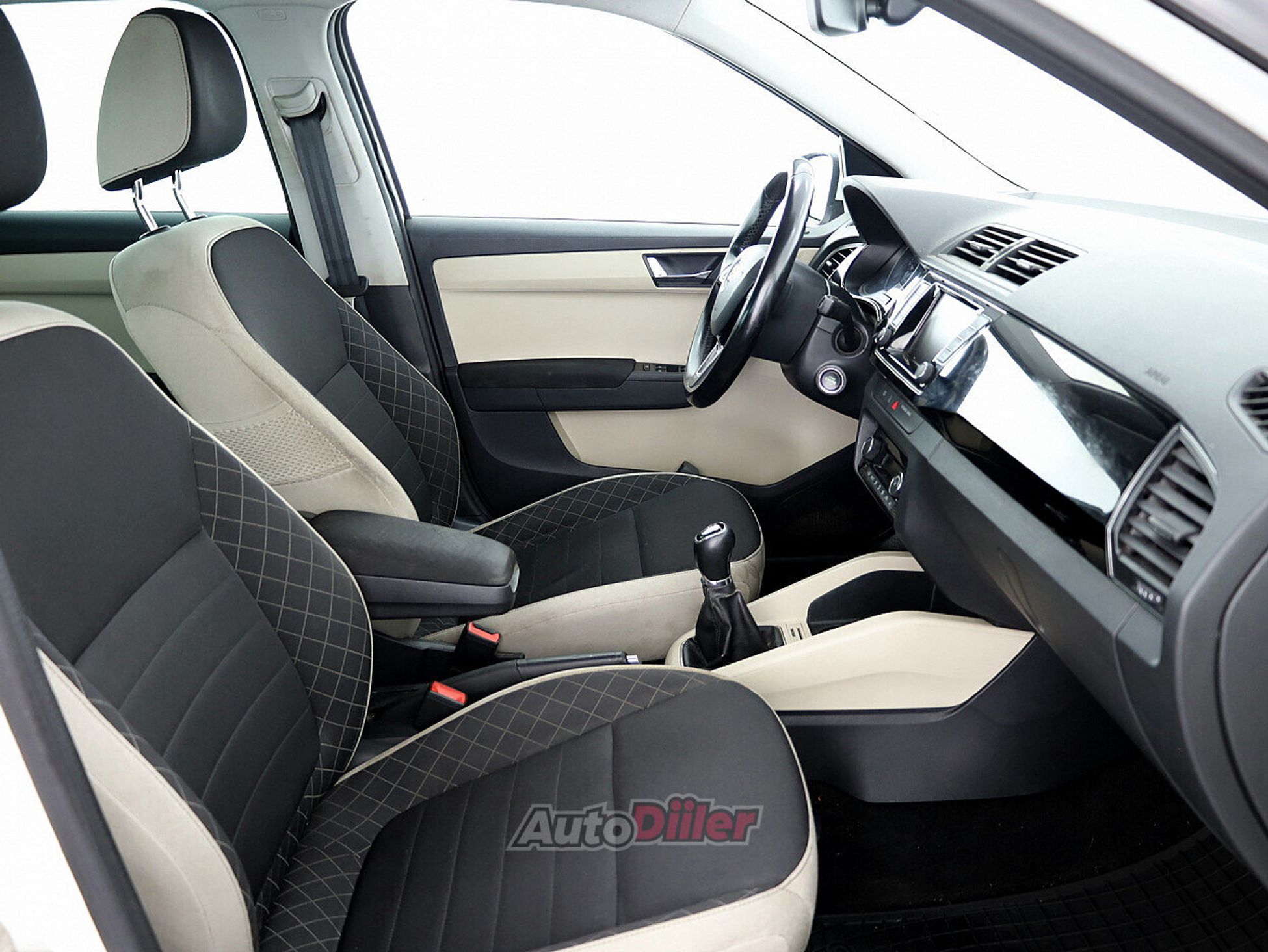 Skoda Fabia 1.4 66kW 2015, kuva 6/7