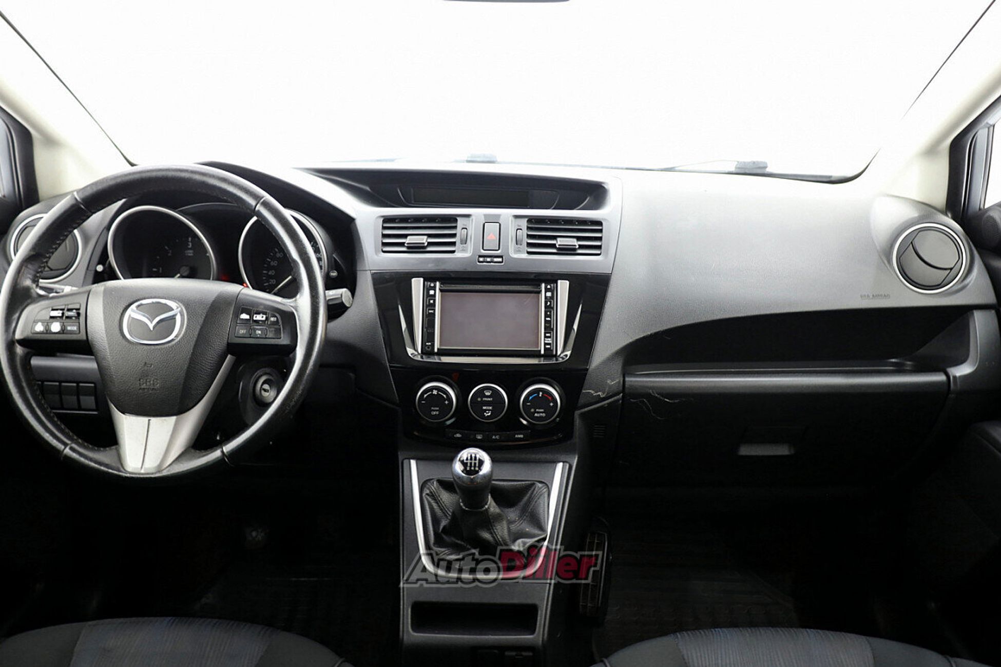 Mazda 5 1.6 85kW 2012, photo 5/8